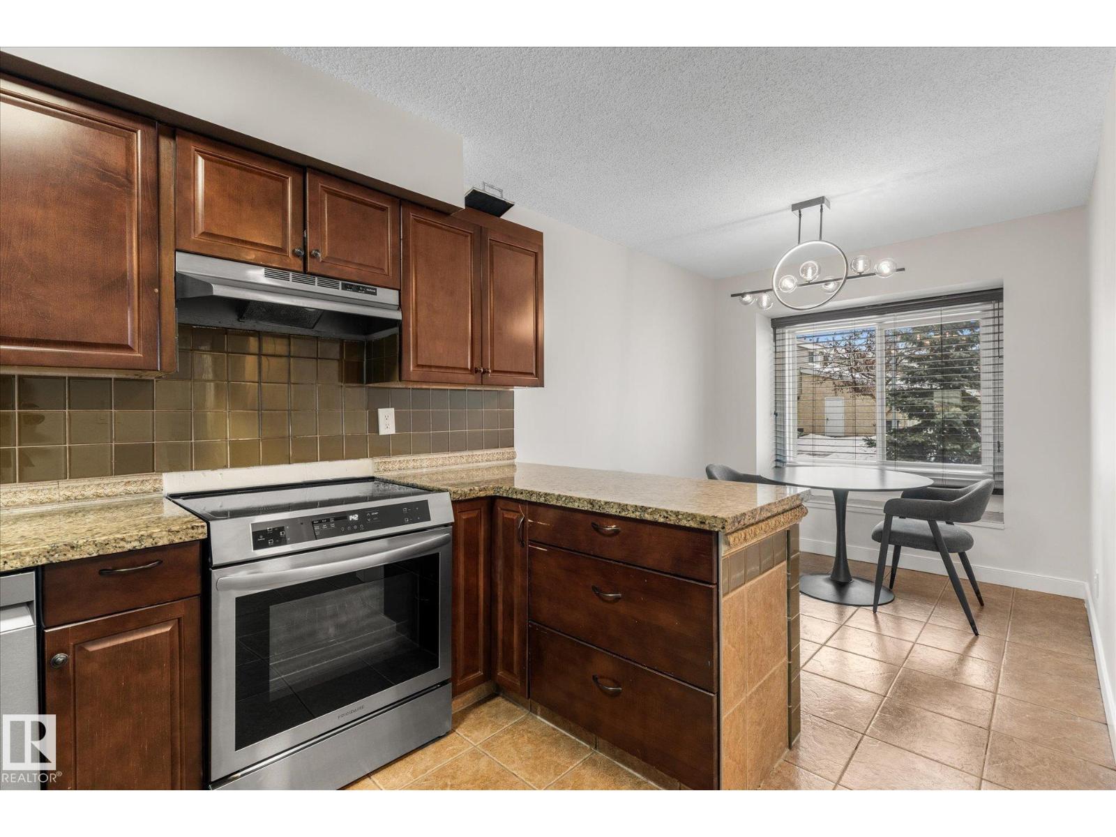 289 Grandin Village, St. Albert, Alberta  T8N 2R6 - Photo 8 - E4471348