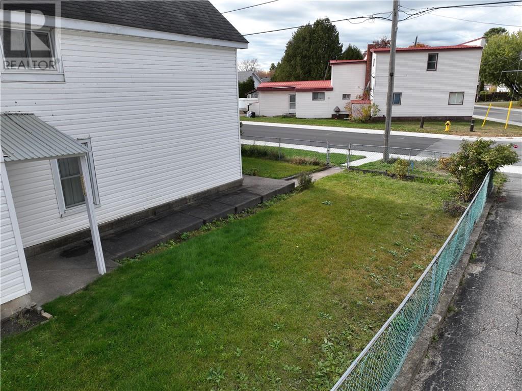 78 Huron Avenue, Blind River, Ontario  P0R 1B0 - Photo 5 - 2125492