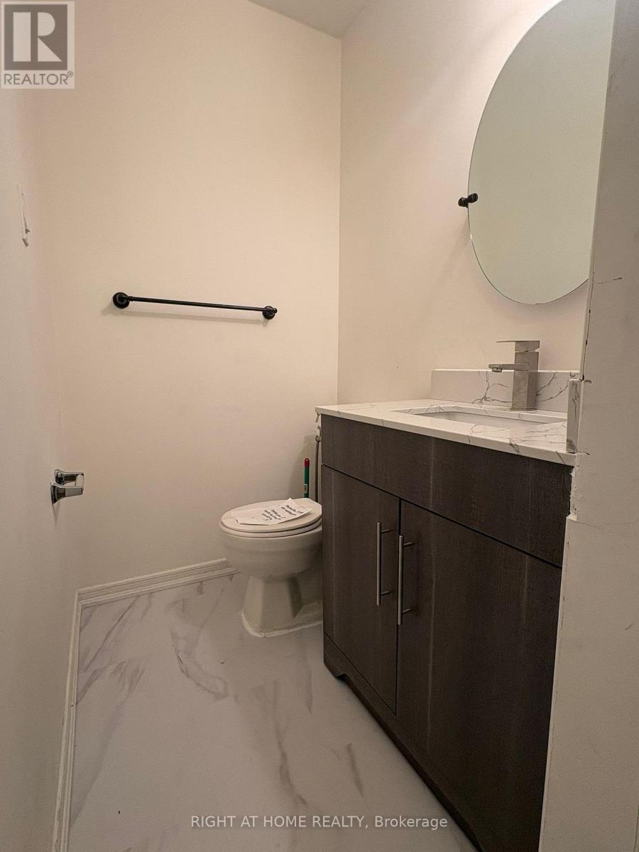 3158 Mccarron Crescent E, Mississauga, Ontario  L5N 3H5 - Photo 12 - W12611250