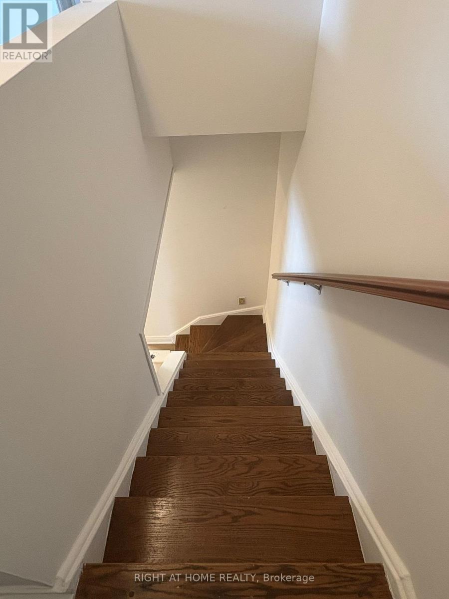 3158 Mccarron Crescent E, Mississauga, Ontario  L5N 3H5 - Photo 15 - W12611250