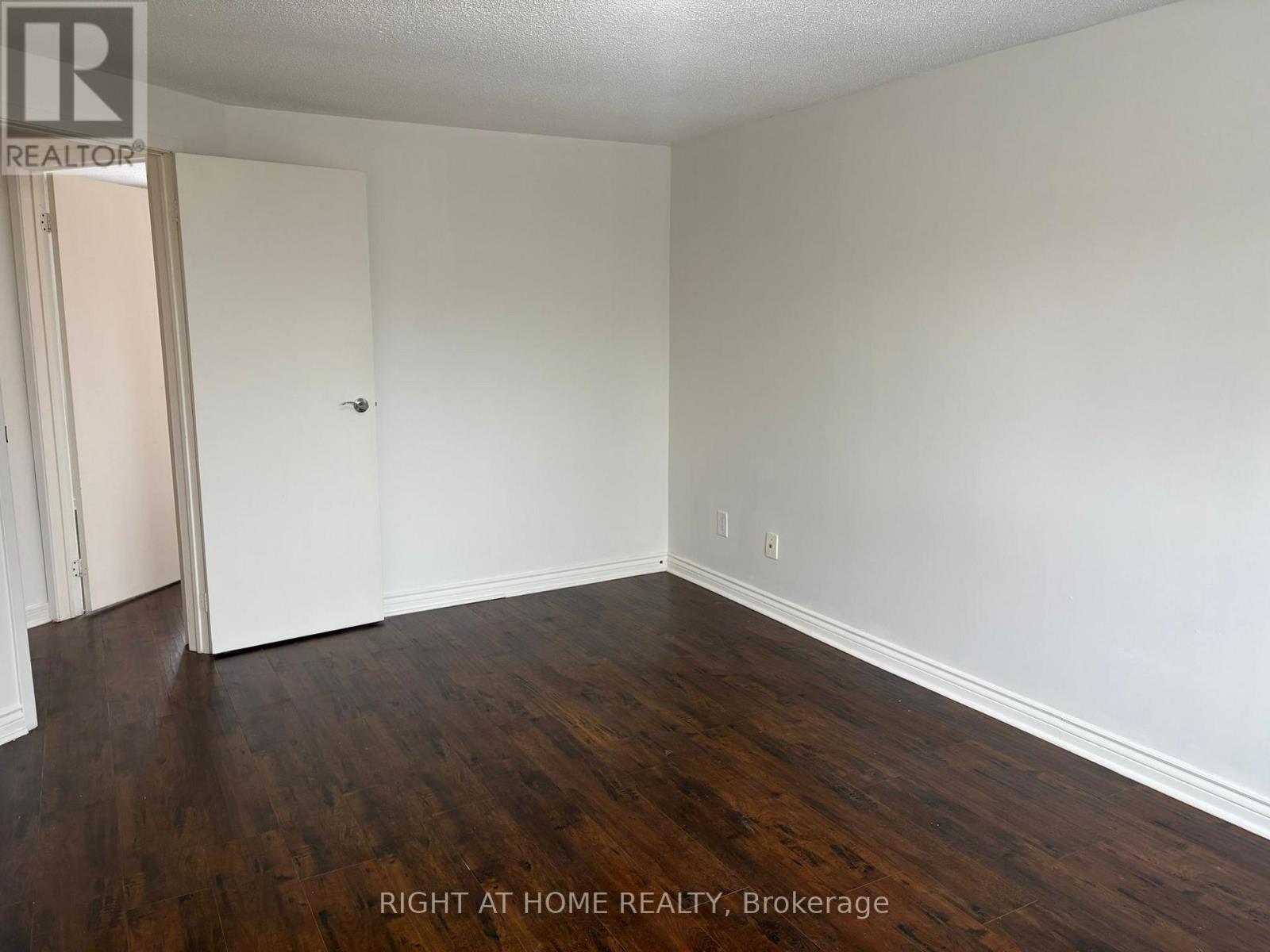 3158 Mccarron Crescent E, Mississauga, Ontario  L5N 3H5 - Photo 18 - W12611250