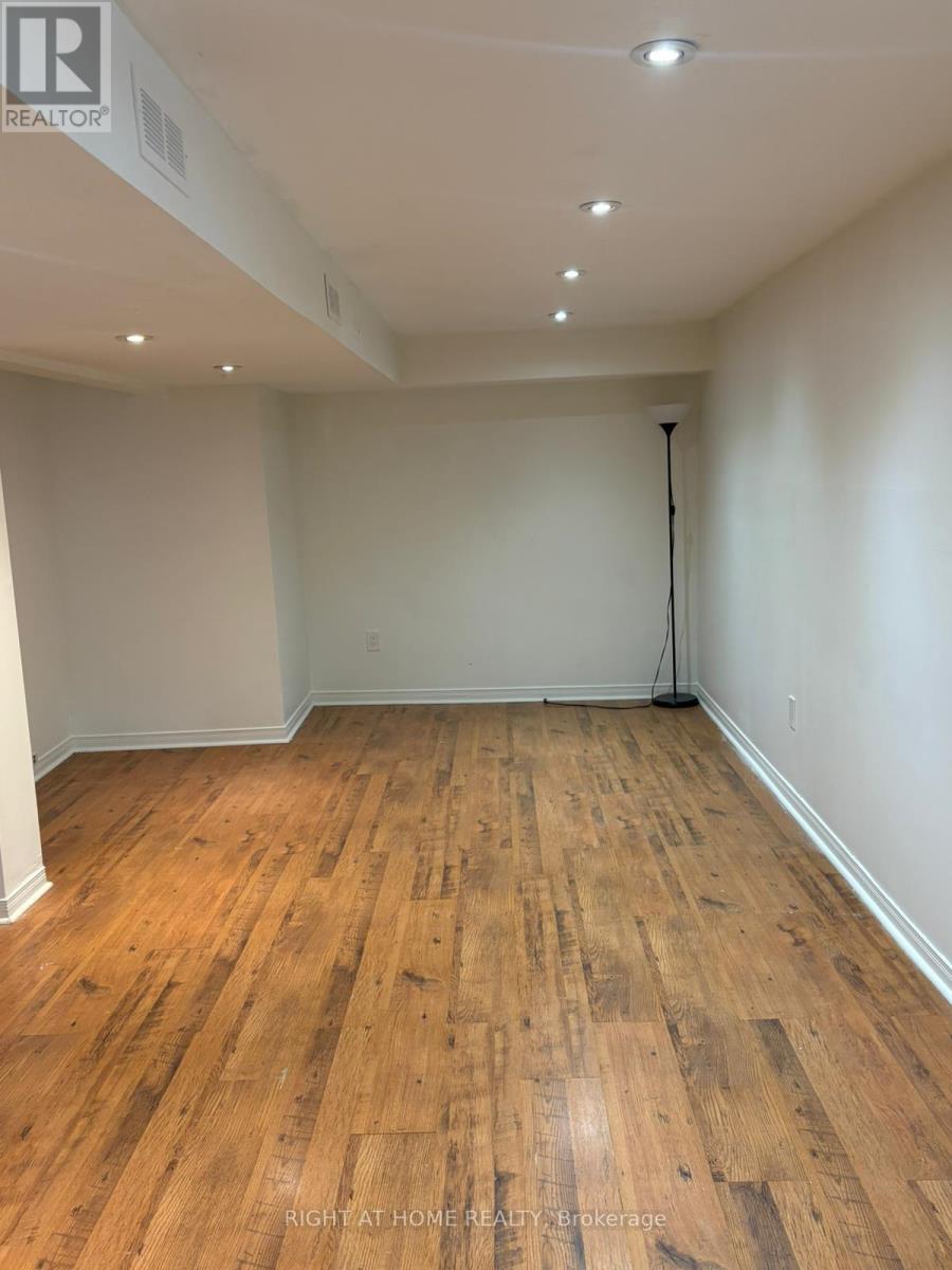 3158 Mccarron Crescent E, Mississauga, Ontario  L5N 3H5 - Photo 37 - W12611250