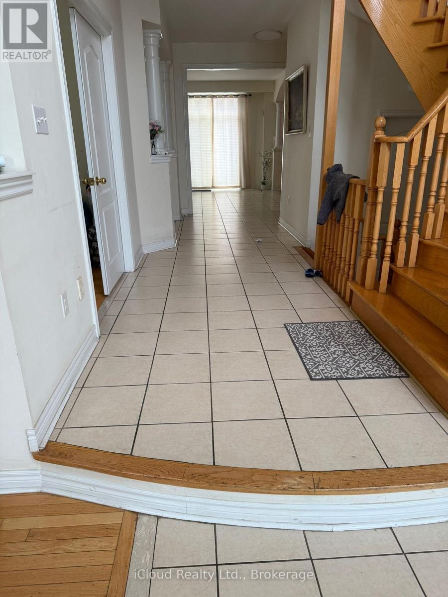 11 Pine Landing Trail, Brampton (Sandringham-Wellington), Ontario  L6R 3H4 - Photo 16 - W12693644