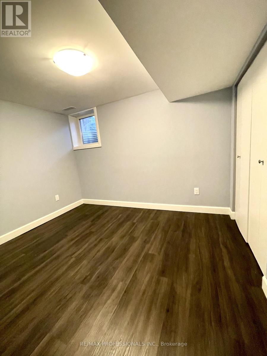 Lower - 49 Barwood Crescent, Kitchener, Ontario  N2E 1T9 - Photo 6 - X12515326