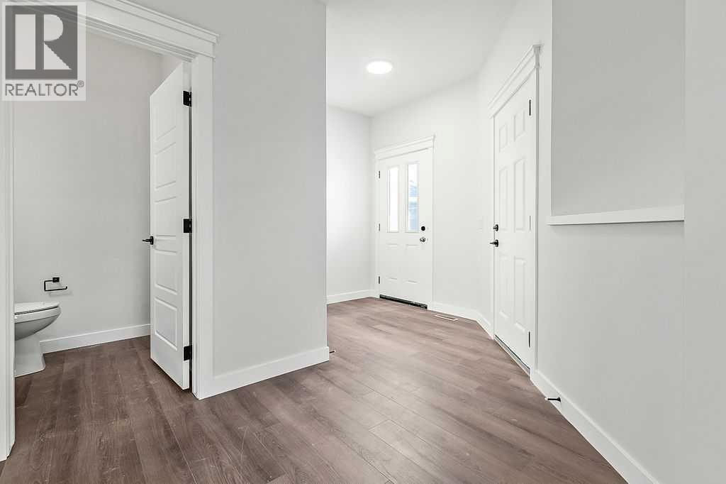 71 Southborough Crescent, Cochrane, Alberta  T4C 3J3 - Photo 2 - A2273098