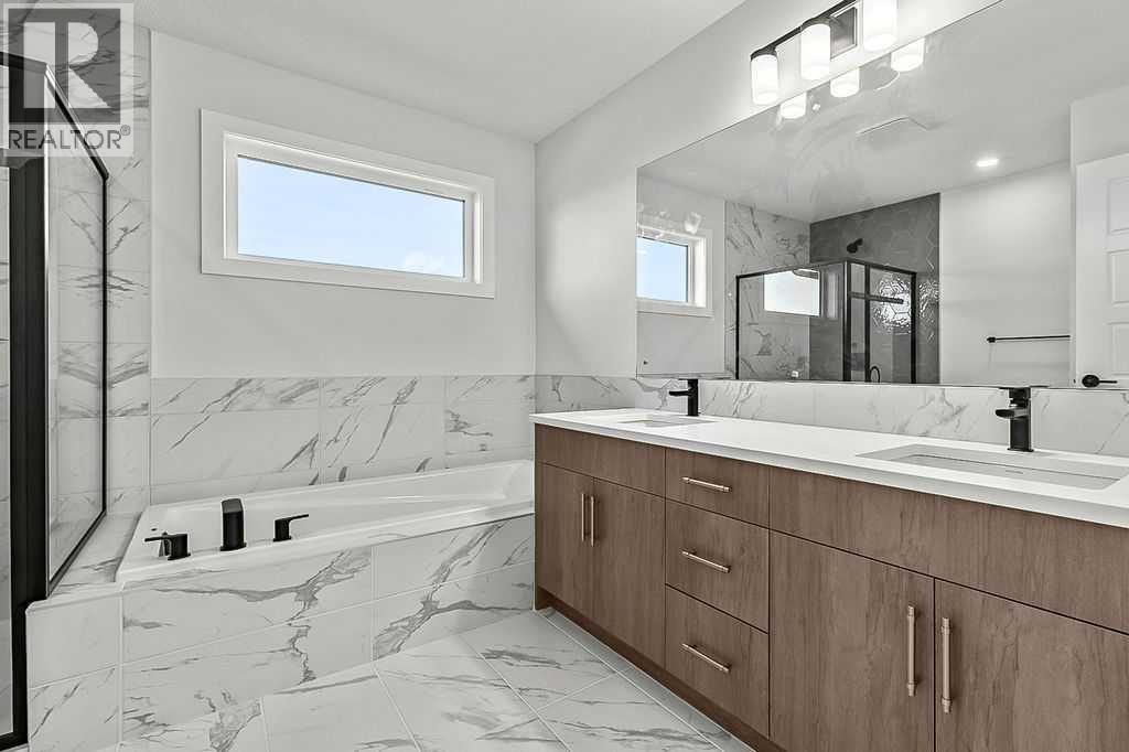 71 Southborough Crescent, Cochrane, Alberta  T4C 3J3 - Photo 19 - A2273098