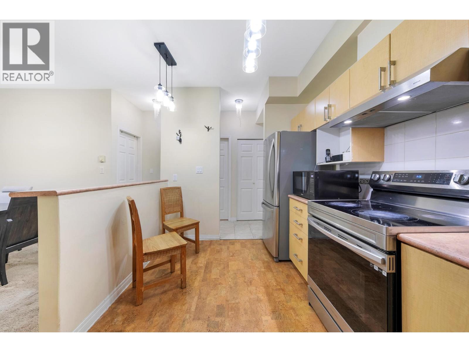 202 83 Star Crescent, New Westminster, British Columbia  V3M 6X8 - Photo 8 - R3084419