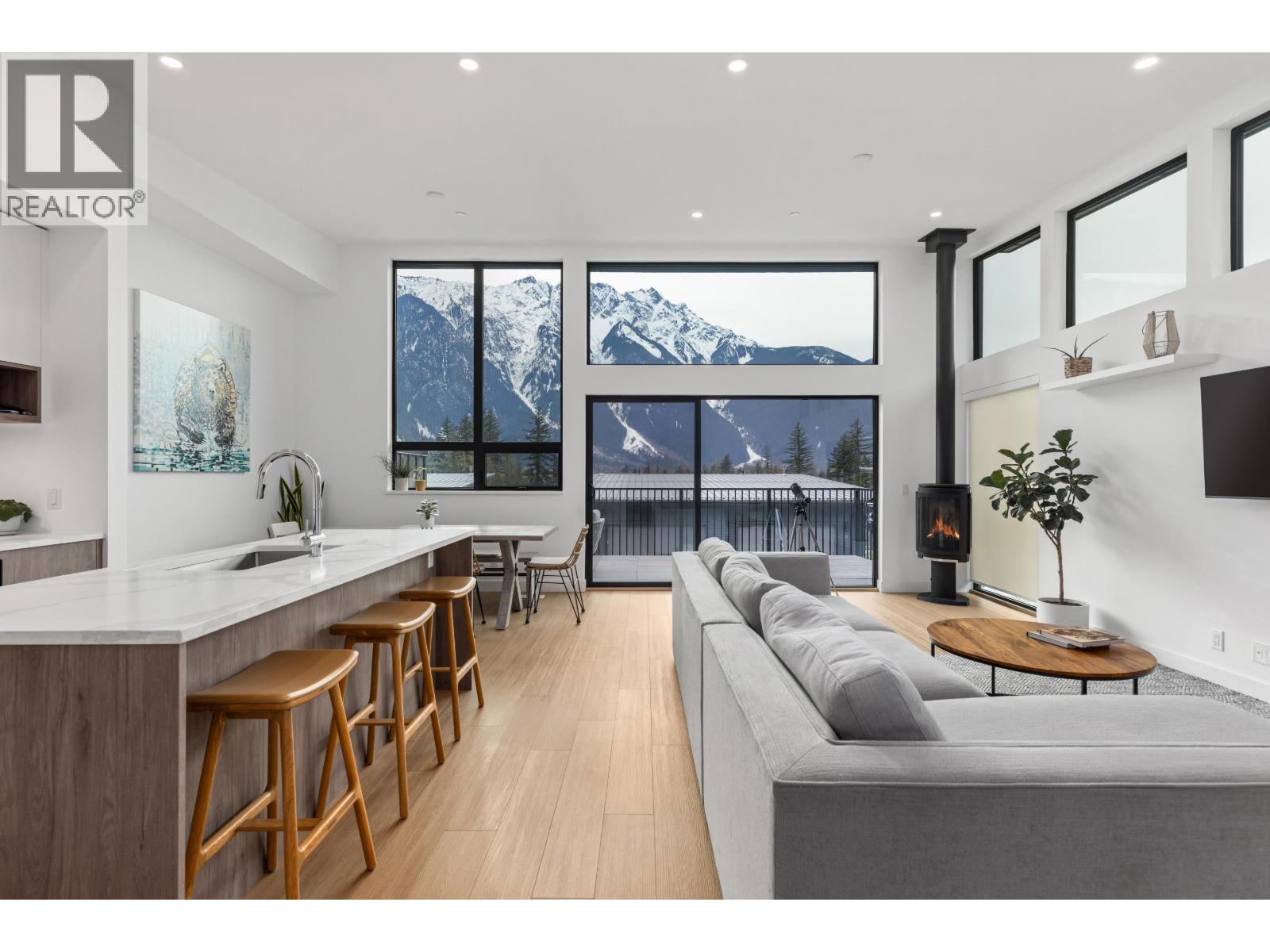 44 4000 SUNSTONE WAY, Pemberton, British Columbia