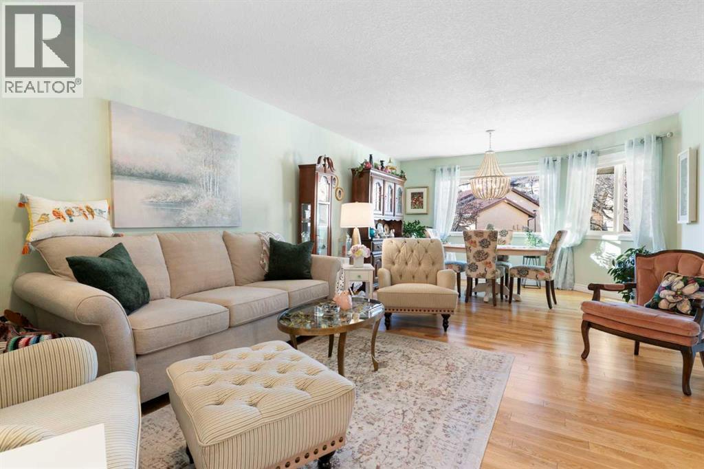 34, 118 Strathcona Road, Calgary, Alberta  T3H 1P3 - Photo 2 - A2280441