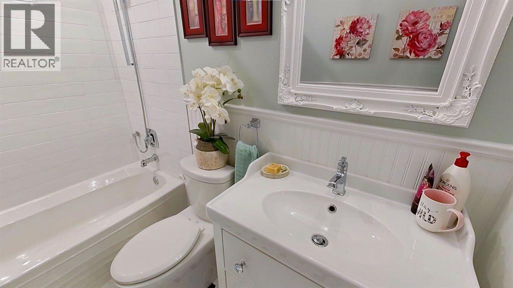 34, 118 Strathcona Road, Calgary, Alberta  T3H 1P3 - Photo 19 - A2280441