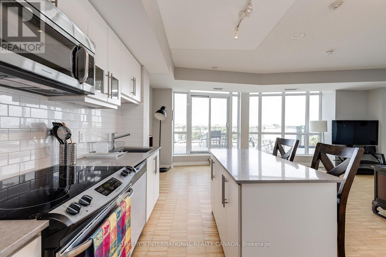 Ph718 - 1169 Queen Street, Toronto, Ontario  M6J 0A4 - Photo 10 - C12737656