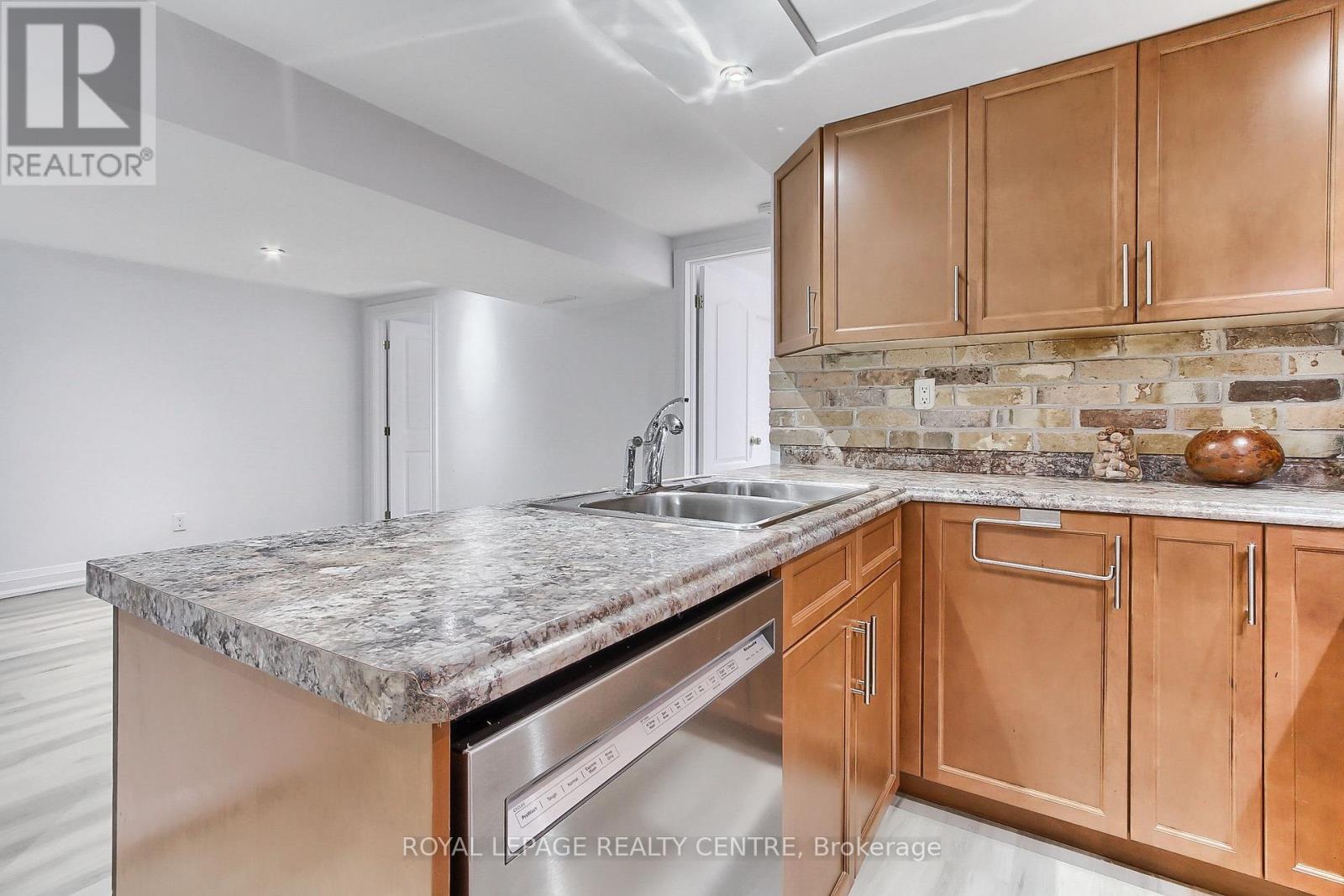 Lower - 2552 Whaley Drive, Mississauga, Ontario  L5B 1X2 - Photo 15 - W12737658