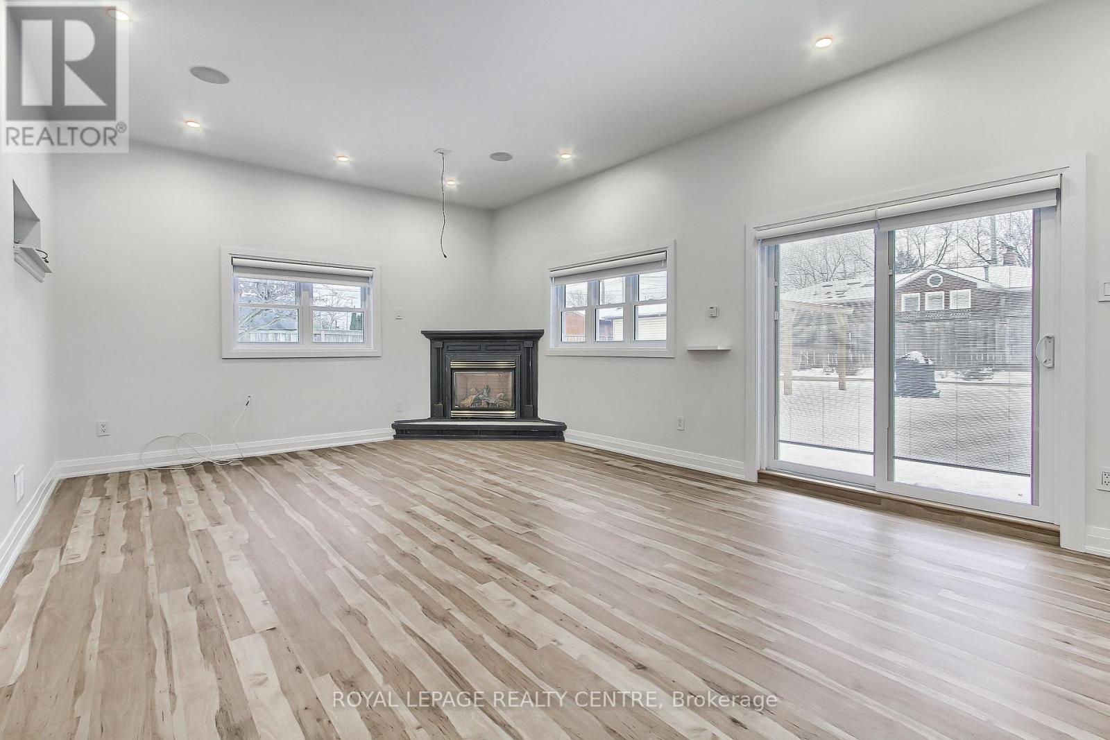 Lower - 2552 Whaley Drive, Mississauga, Ontario  L5B 1X2 - Photo 5 - W12737658