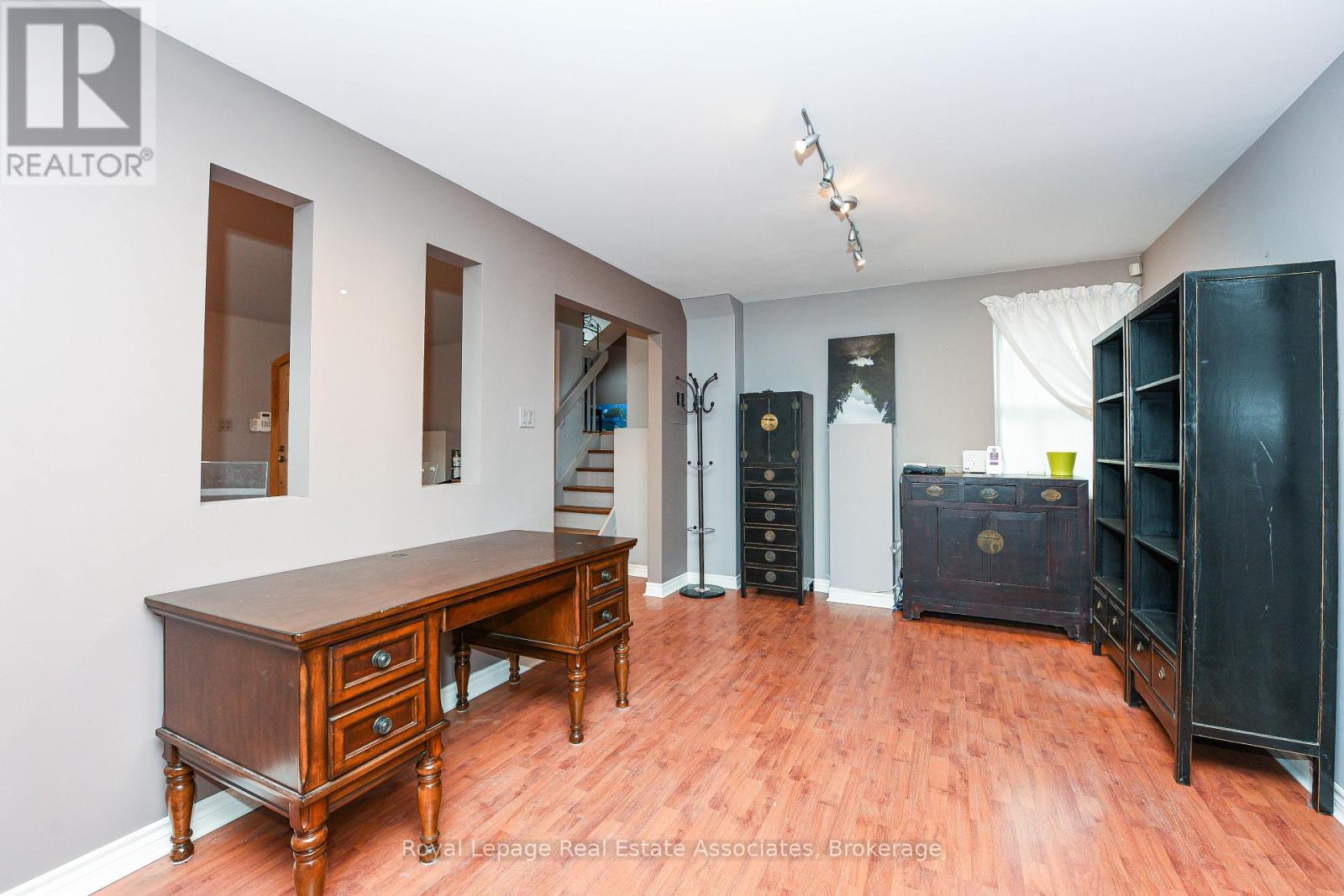 270 Lakeshore Road E, Mississauga, Ontario  L5G 1H1 - Photo 12 - W12590924