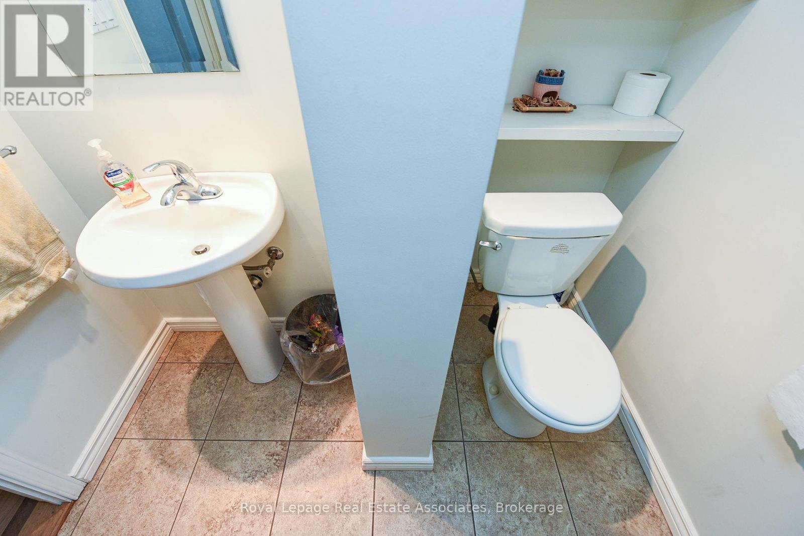 270 Lakeshore Road E, Mississauga, Ontario  L5G 1H1 - Photo 16 - W12590924