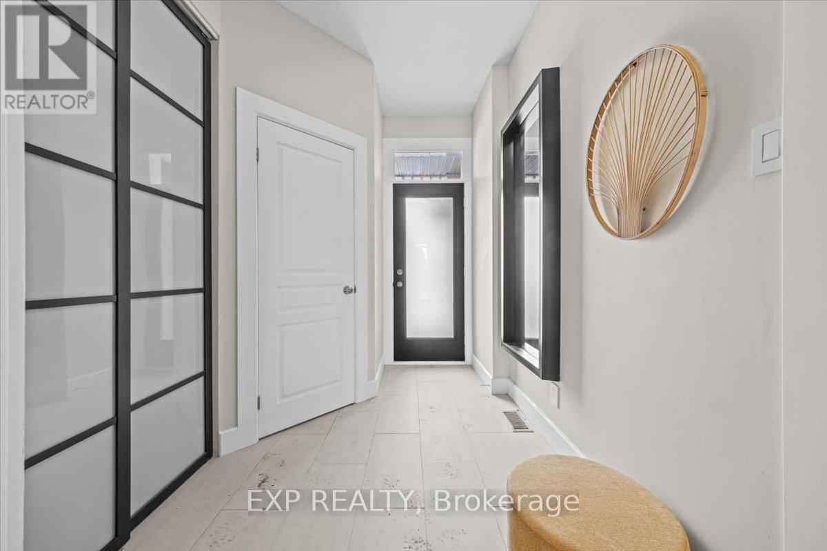 4446 Wildmint Square, Ottawa, Ontario  K1V 1N6 - Photo 3 - X12737668