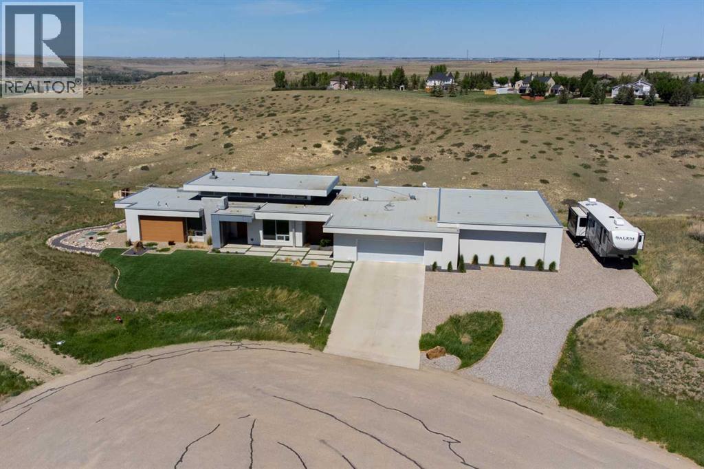 403 Meadow Lark Drive, Rural Lethbridge County, Alberta  T1J 5R8 - Photo 2 - A2225401