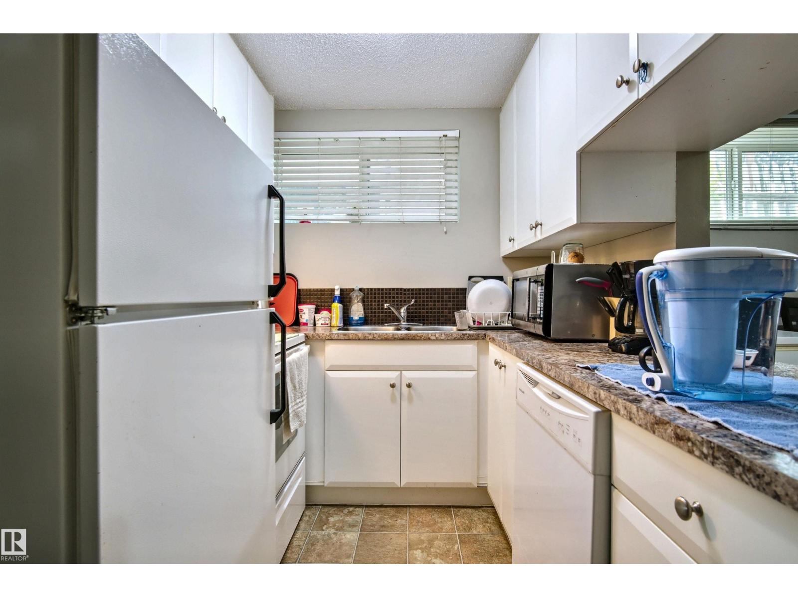 13008-13010 102 St Nw, Edmonton, Alberta  T6H 4B2 - Photo 20 - E4471360