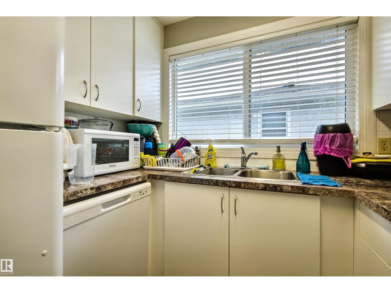 13008-13010 102 St Nw, Edmonton, Alberta  T6H 4B2 - Photo 8 - E4471360