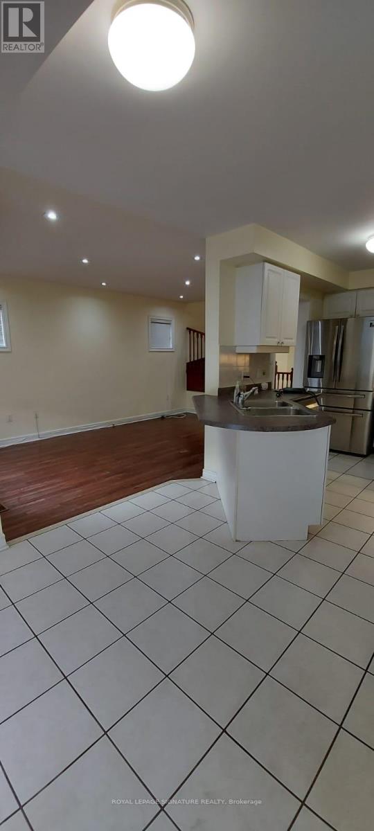 5554 Northrise Road, Mississauga, Ontario  L5M 6E2 - Photo 9 - W12737666