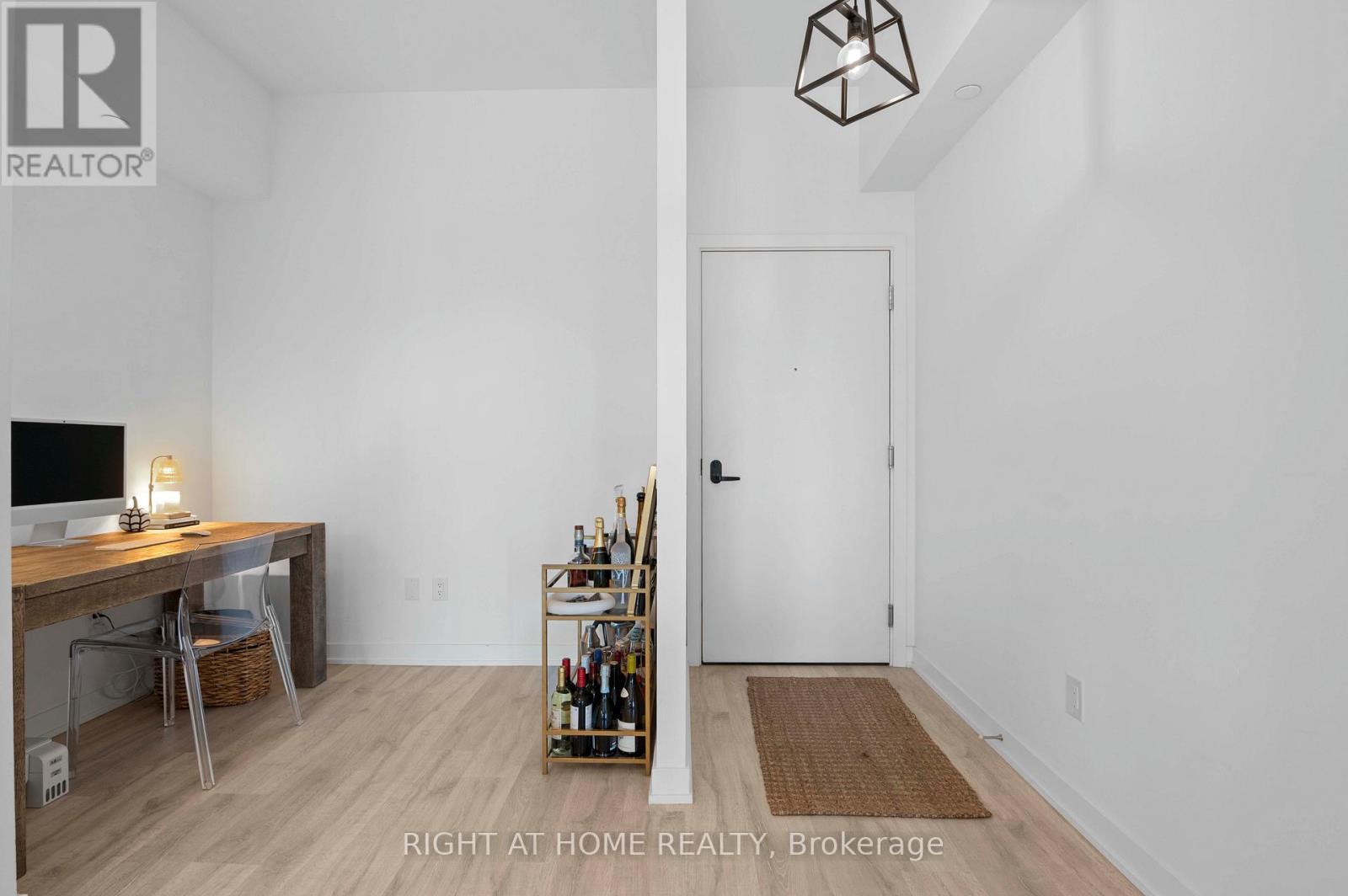 403 - 220 Missinnihe Way, Mississauga, Ontario  L5H 0A9 - Photo 8 - W12737694