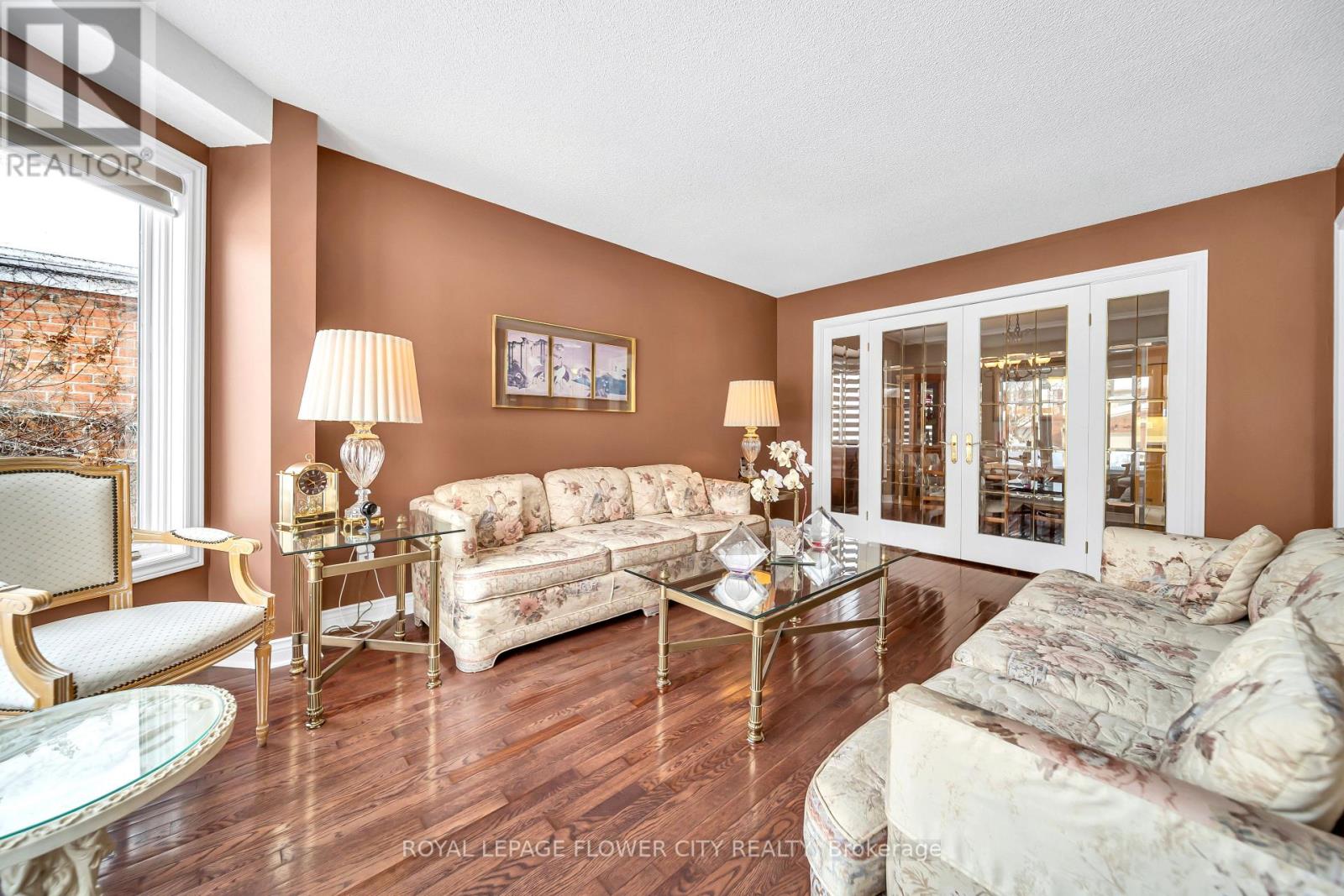 1340 Whitewater Lane, Mississauga, Ontario  L5V 1L8 - Photo 10 - W12737702