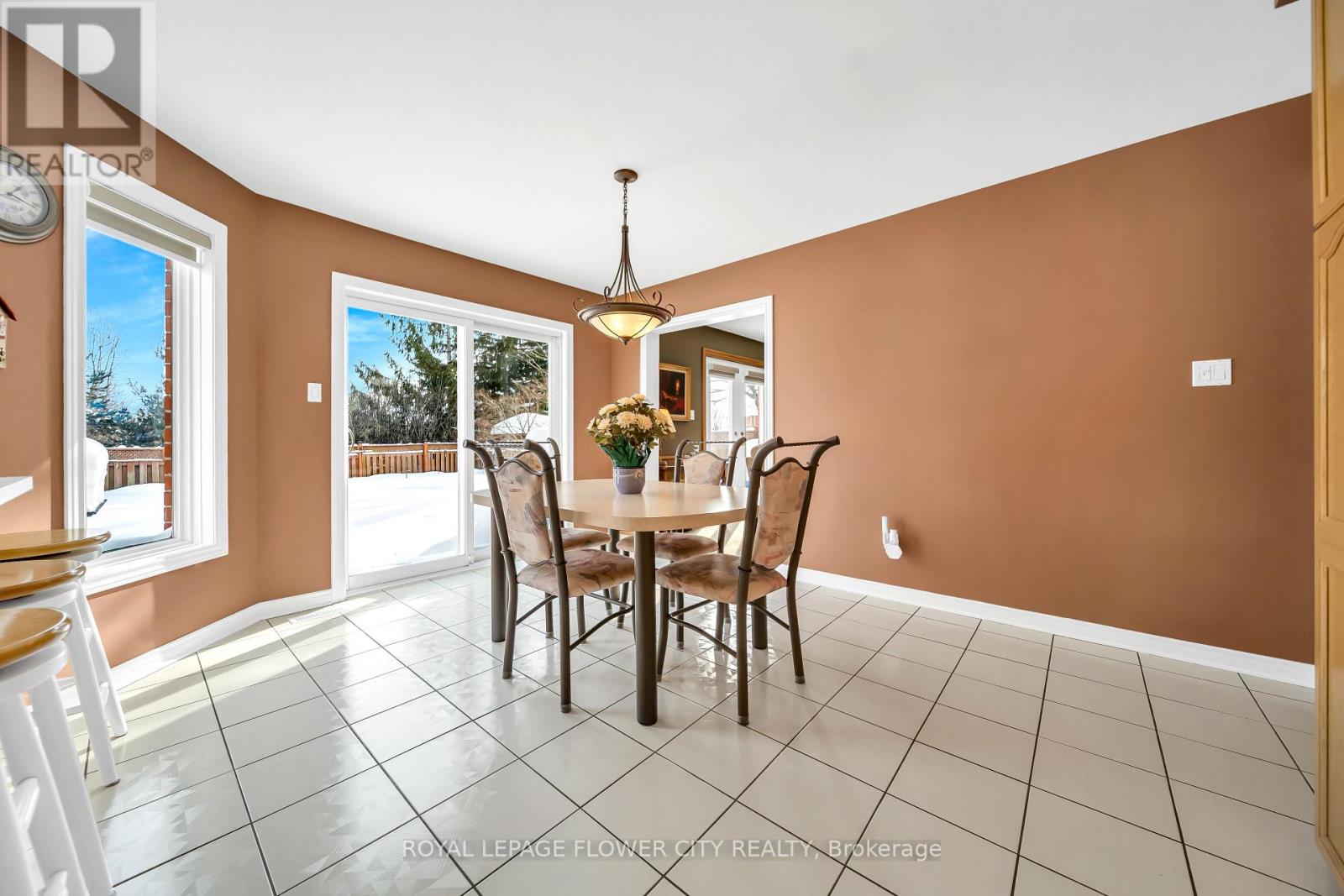 1340 Whitewater Lane, Mississauga, Ontario  L5V 1L8 - Photo 12 - W12737702