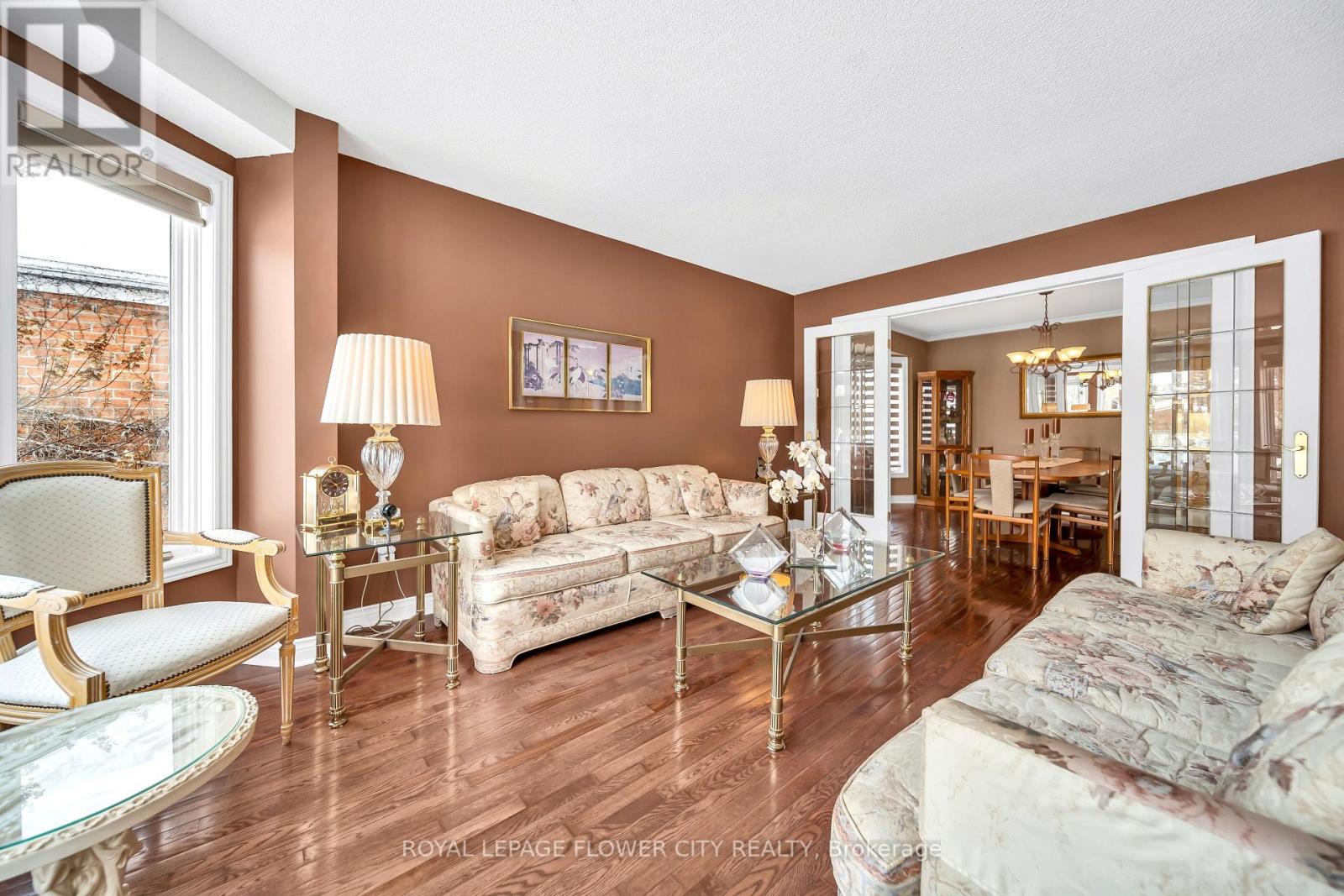 1340 Whitewater Lane, Mississauga, Ontario  L5V 1L8 - Photo 7 - W12737702