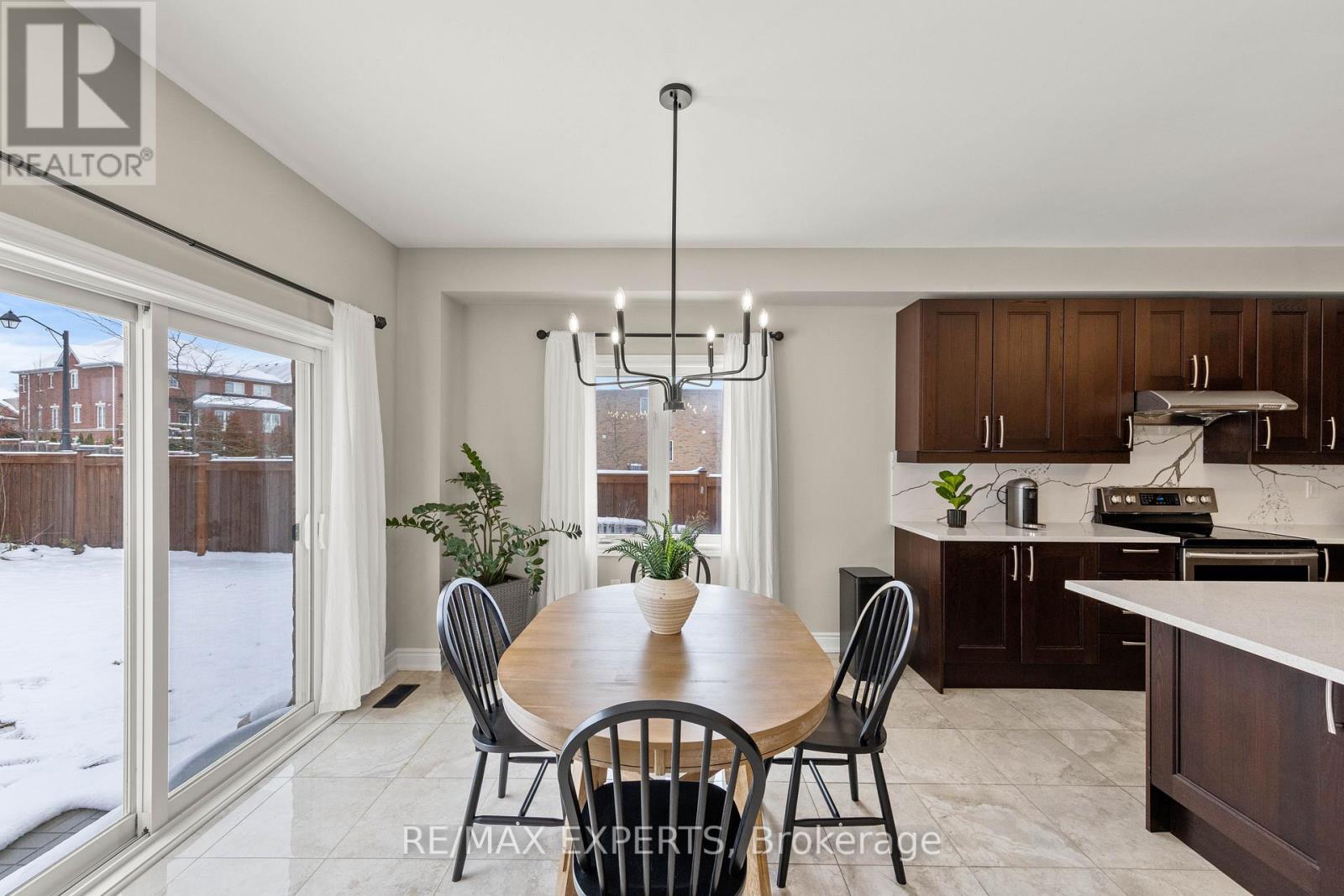 16 Vivian Creek Road, East Gwillimbury, Ontario  L0G 1M0 - Photo 12 - N12720976