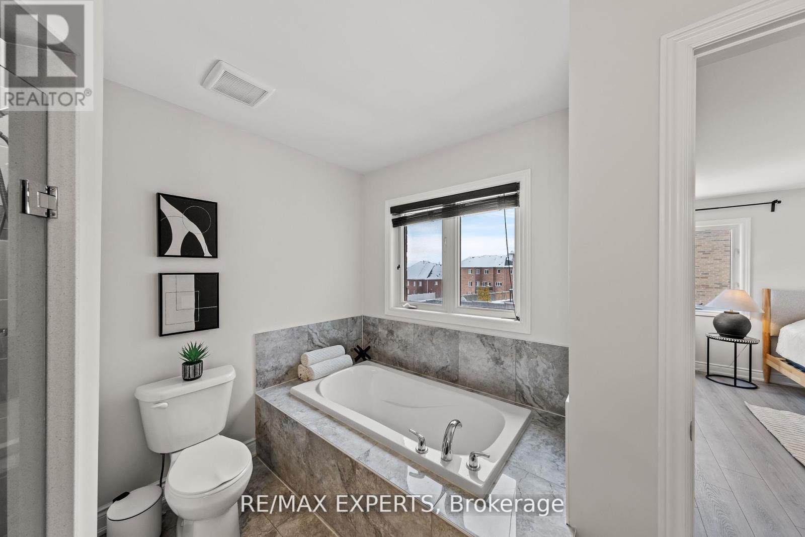 16 Vivian Creek Road, East Gwillimbury, Ontario  L0G 1M0 - Photo 25 - N12720976