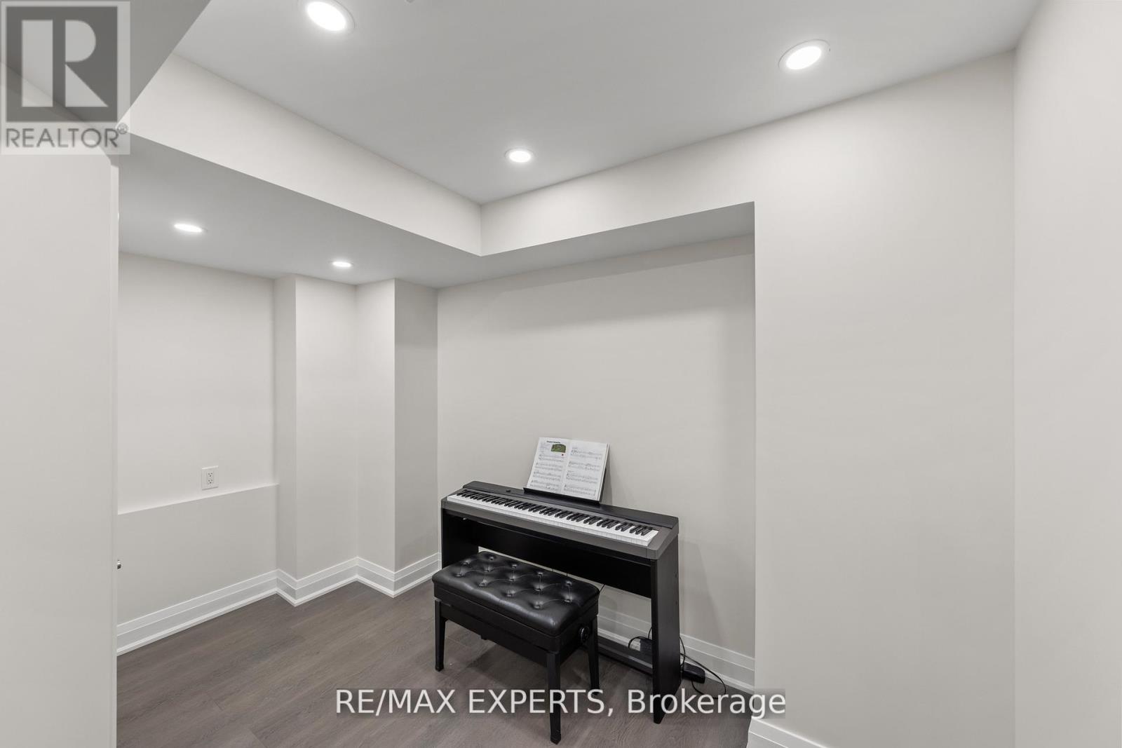 16 Vivian Creek Road, East Gwillimbury, Ontario  L0G 1M0 - Photo 44 - N12720976