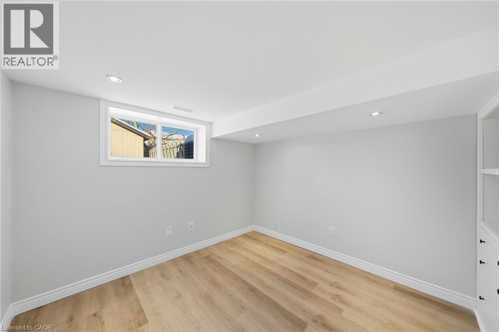 86 East 38th Street, Hamilton, Ontario  L8V 4E5 - Photo 22 - 40800809