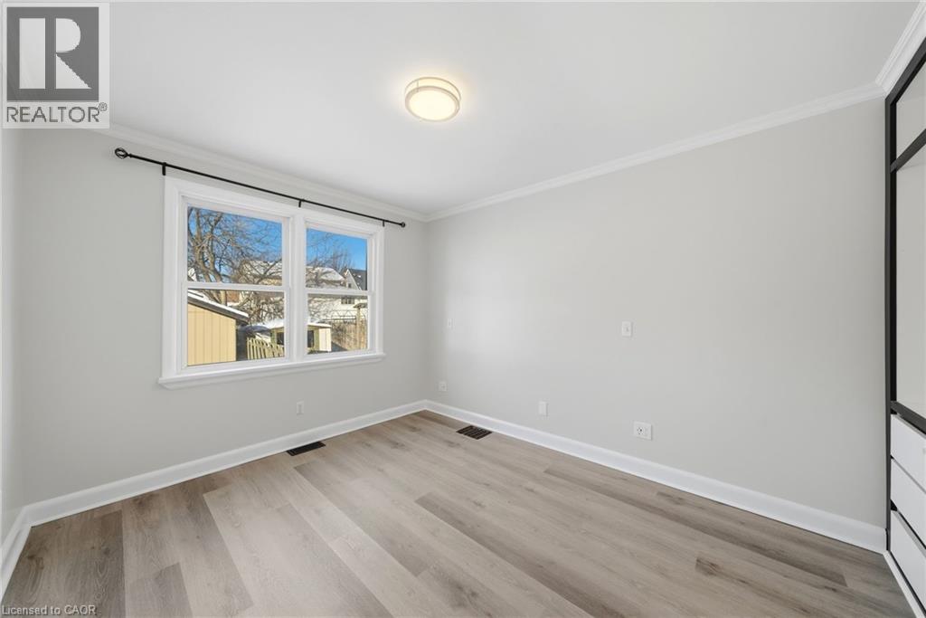 86 East 38th Street, Hamilton, Ontario  L8V 4E5 - Photo 13 - 40800809