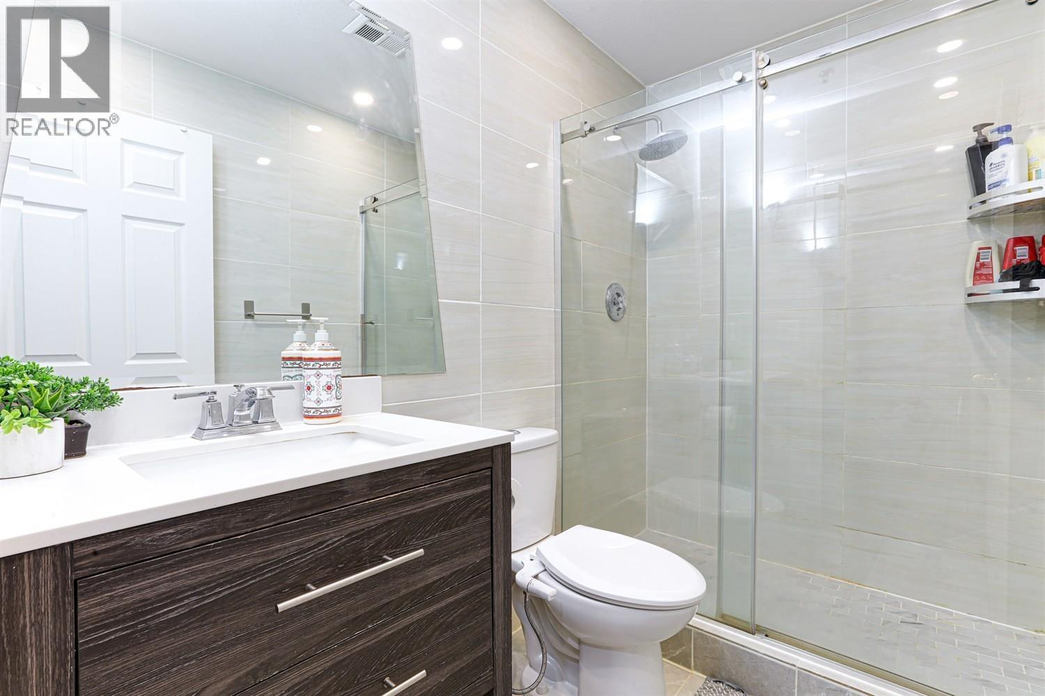 505 6737 Station Hill Court, Burnaby, British Columbia  V3N 4V2 - Photo 14 - R3084119