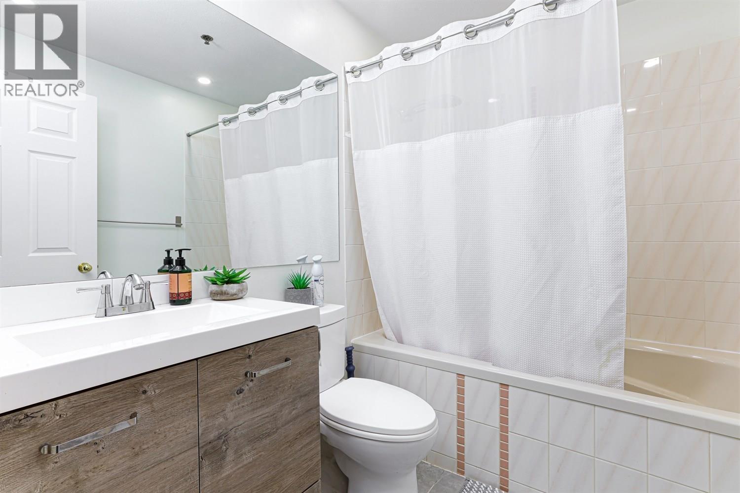 505 6737 Station Hill Court, Burnaby, British Columbia  V3N 4V2 - Photo 13 - R3084119