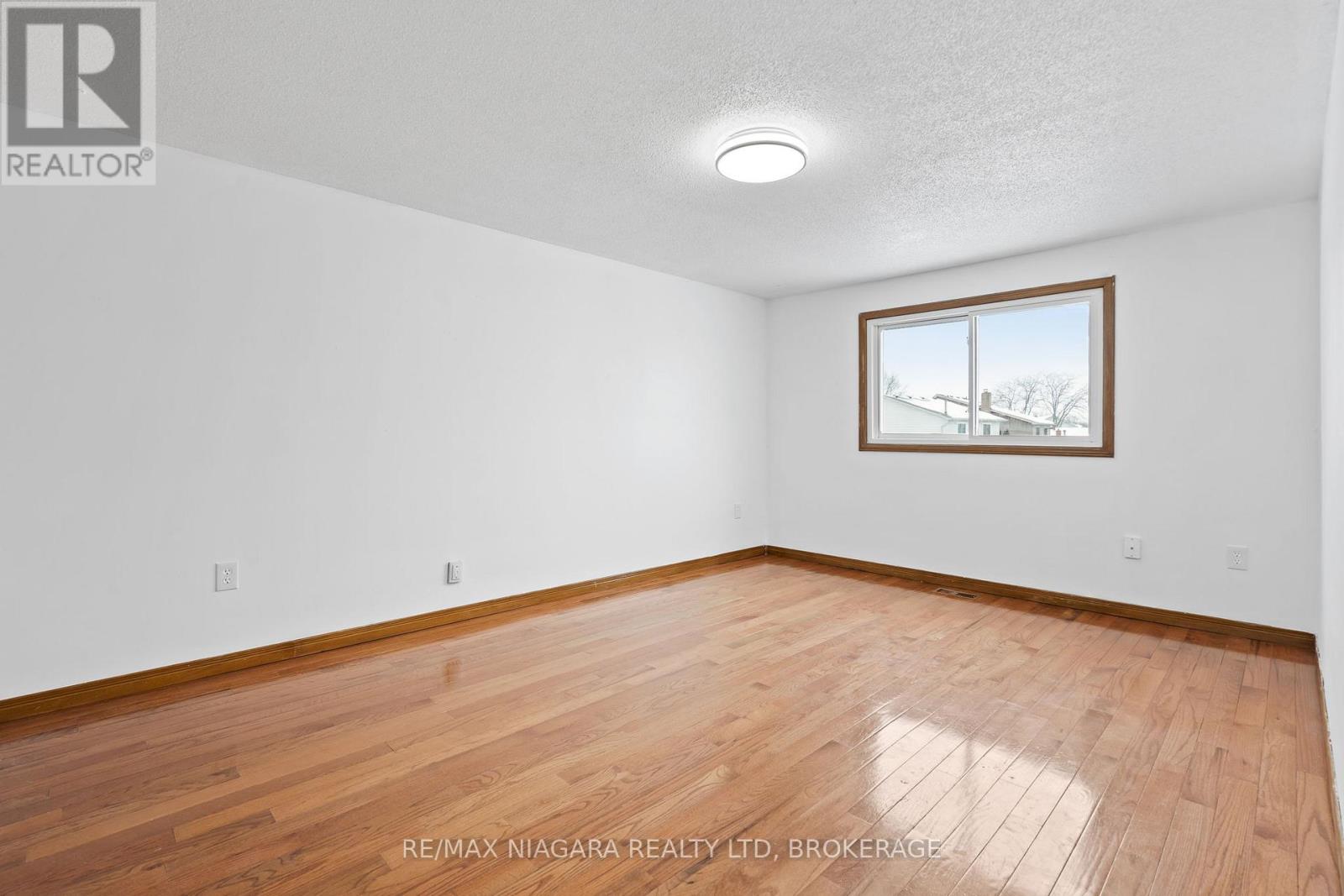 54 Culligan Crescent, Thorold, Ontario  L2V 4P1 - Photo 15 - X12737714