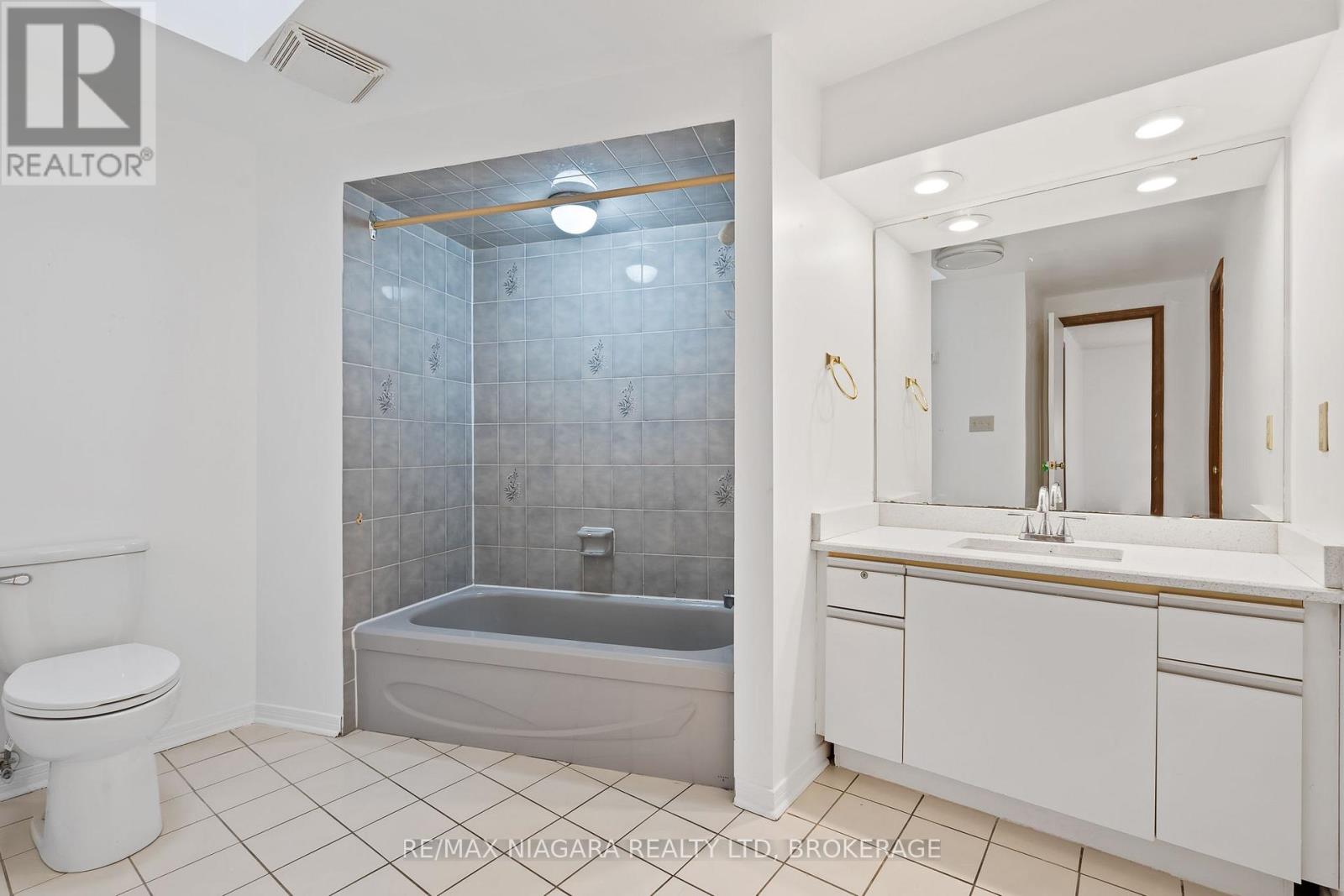 54 Culligan Crescent, Thorold, Ontario  L2V 4P1 - Photo 21 - X12737714