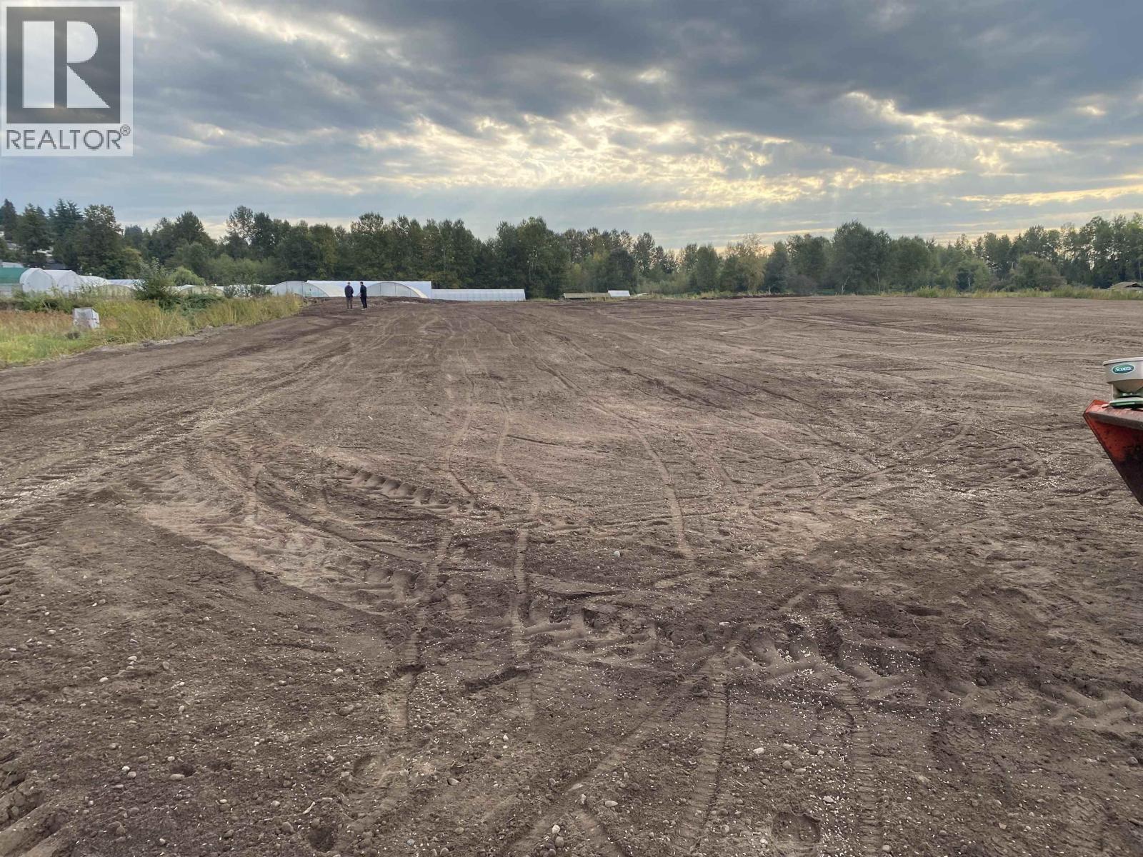 Listing Picture 4 of 8 : 8646 MANDEVILLE AVENUE, Burnaby / 本拿比 - 魯藝地產 Yvonne Lu Group - MLS Medallion Club Member