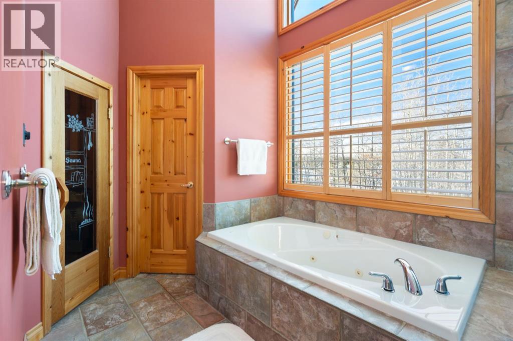 3 Woodlands Estates Crescent, Rural Rocky View County, Alberta  T3R 1H1 - Photo 37 - A2277908