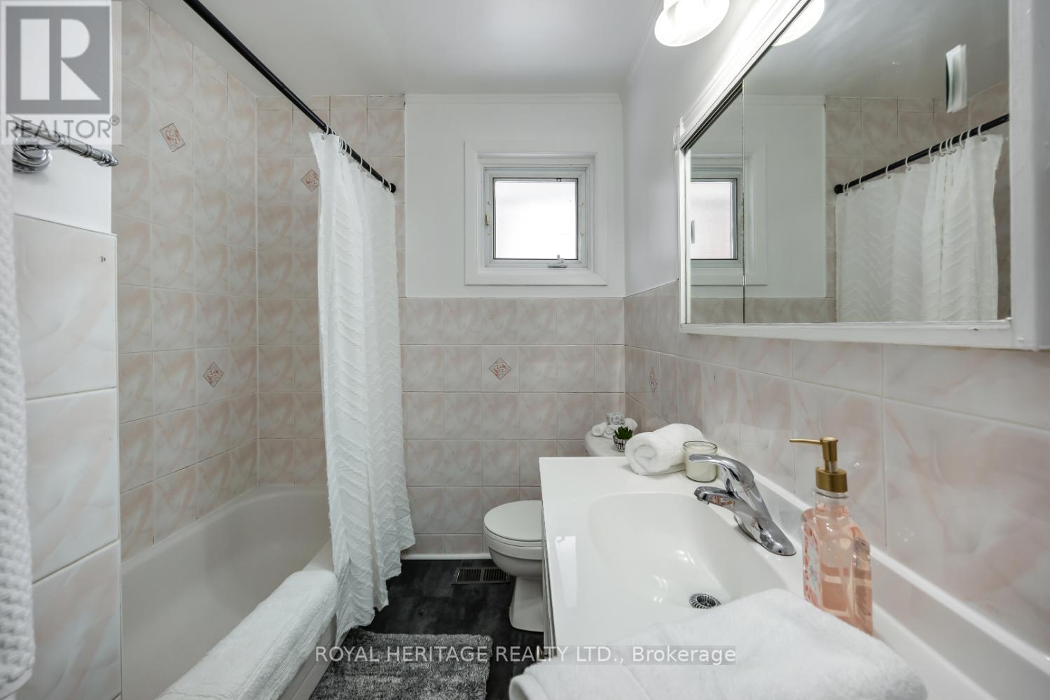 85 Painted Post Drive, Toronto, Ontario  M1H 1T3 - Photo 17 - E12567314