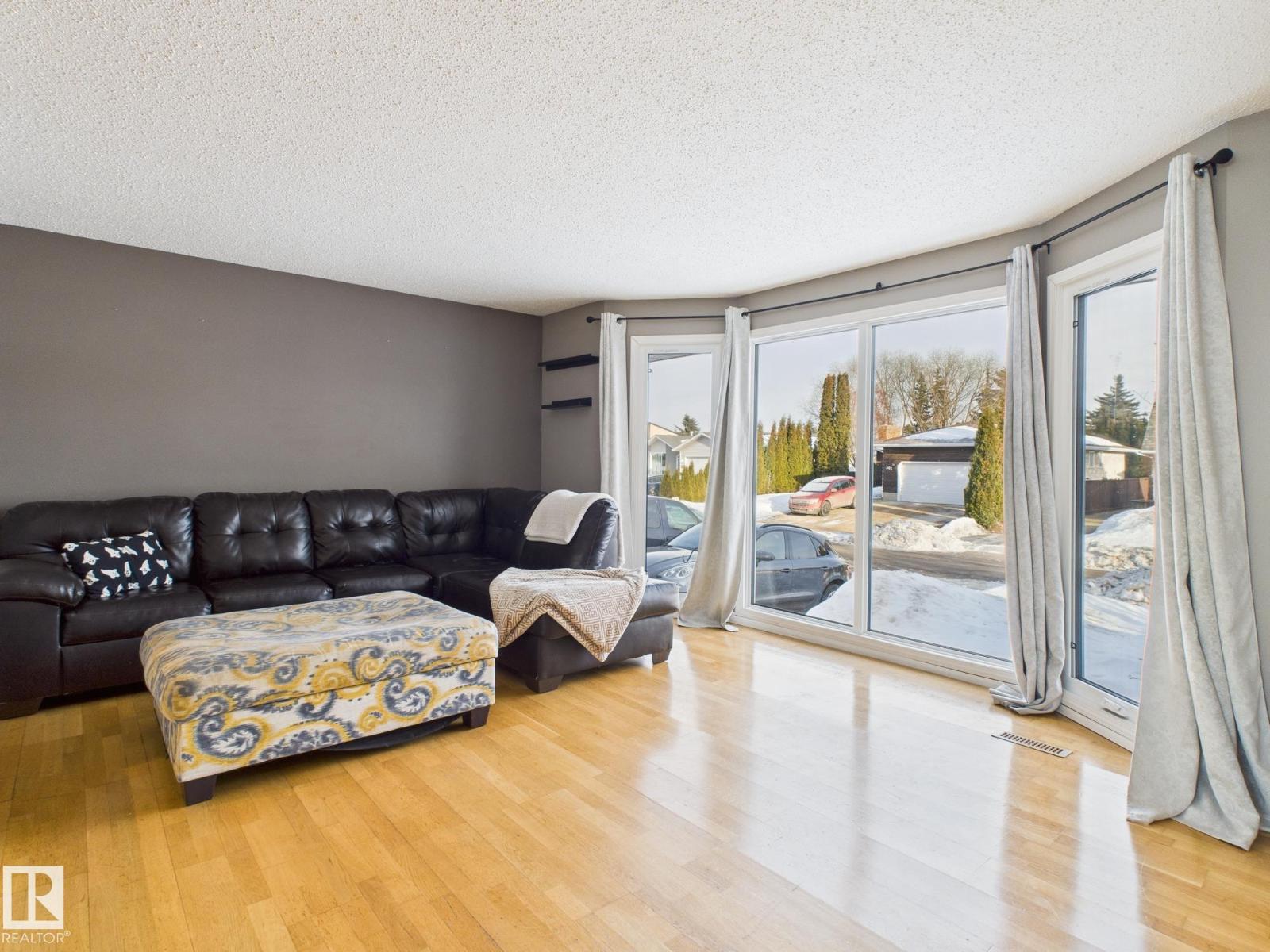 352 Huffman Cr Nw, Edmonton, Alberta  T5A 4C8 - Photo 7 - E4471329