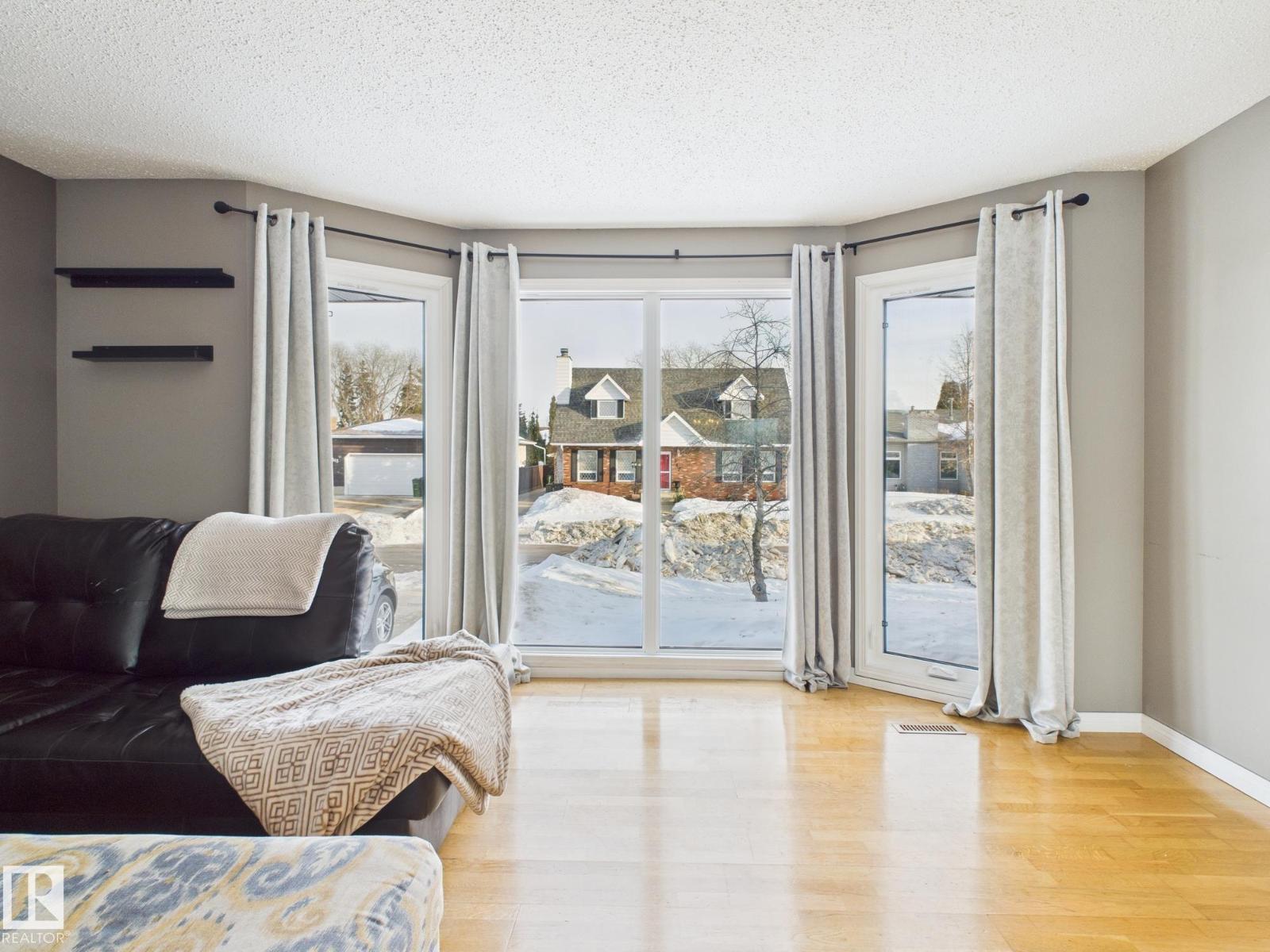 352 Huffman Cr Nw, Edmonton, Alberta  T5A 4C8 - Photo 9 - E4471329