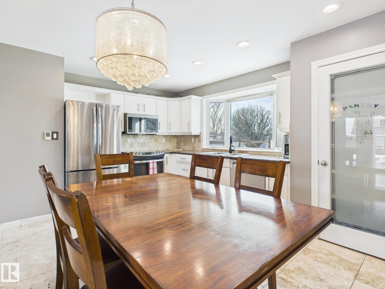 352 Huffman Cr Nw, Edmonton, Alberta  T5A 4C8 - Photo 13 - E4471329