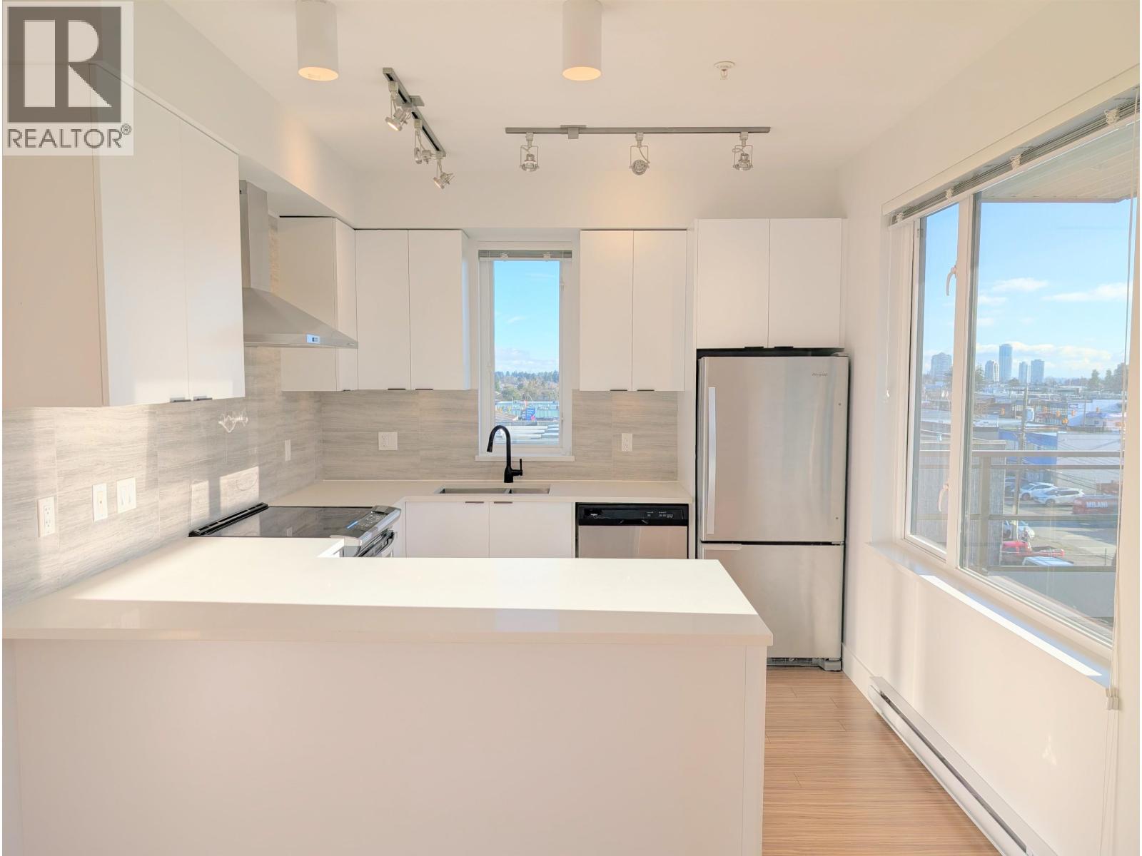 Ph15 5355 Lane Street, Burnaby, British Columbia  V5H 0H1 - Photo 1 - R3084257