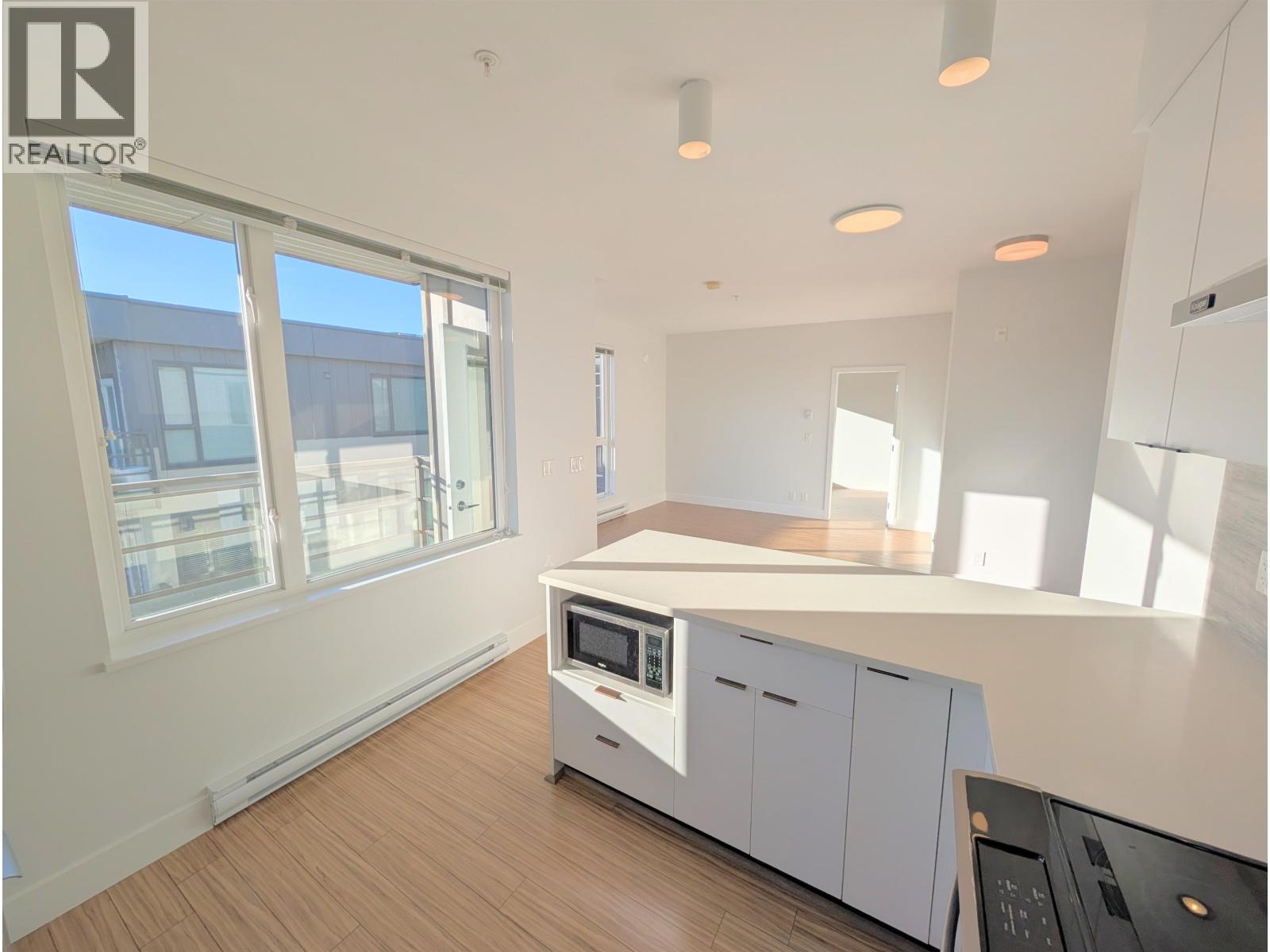 Ph15 5355 Lane Street, Burnaby, British Columbia  V5H 0H1 - Photo 3 - R3084257