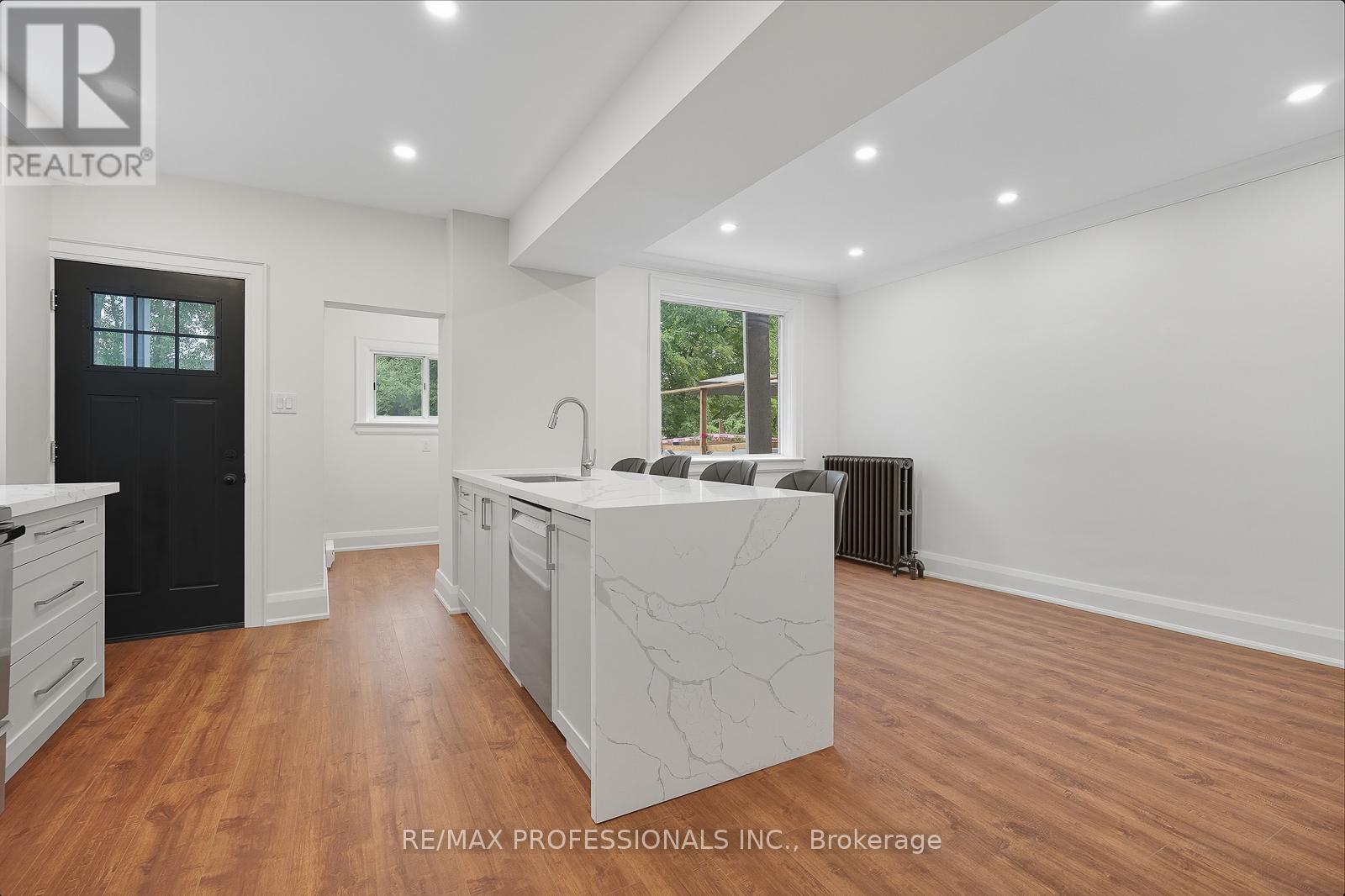 45 St Germain Avenue, Toronto, Ontario  M5M 1V9 - Photo 11 - C12737726