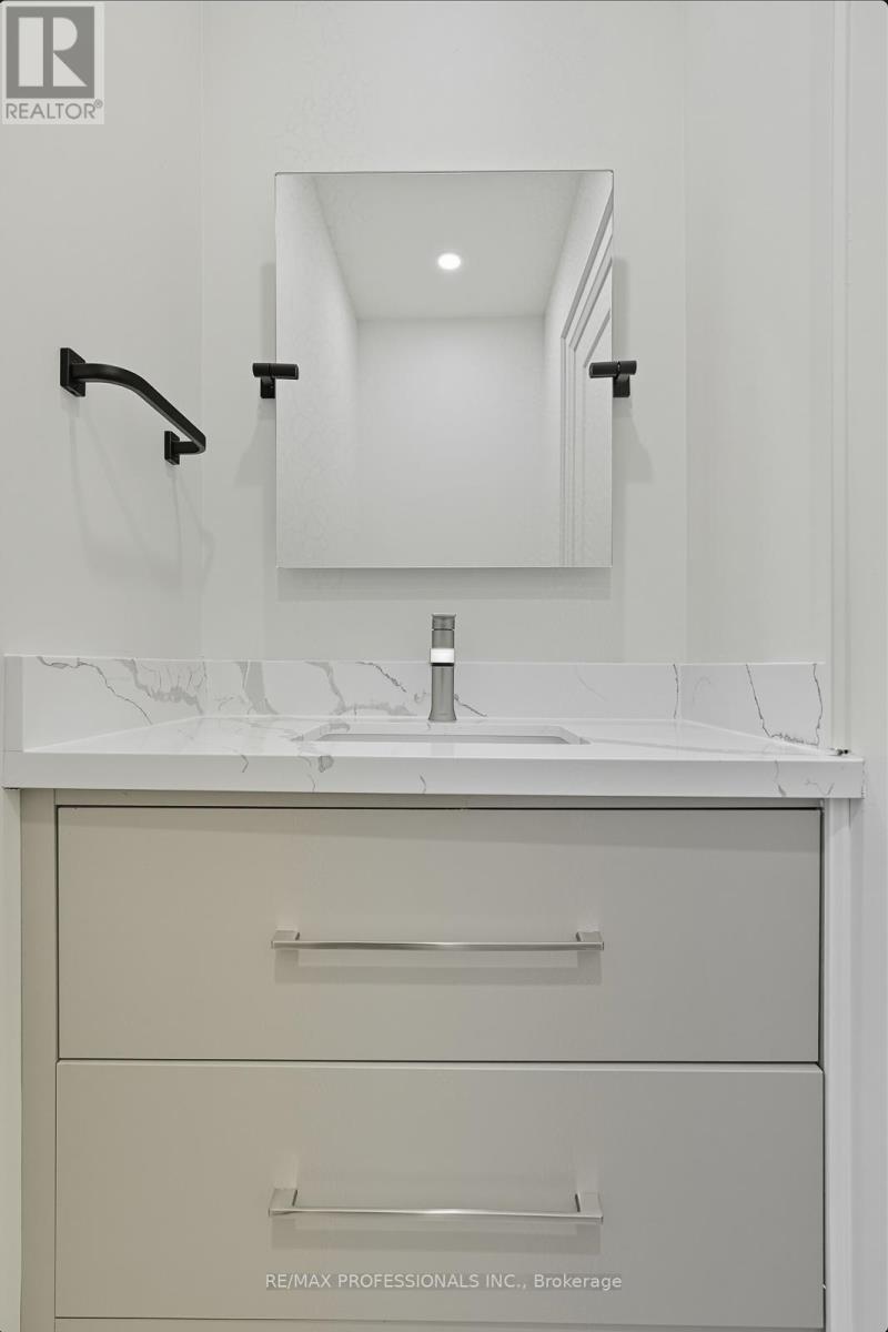 45 St Germain Avenue, Toronto, Ontario  M5M 1V9 - Photo 15 - C12737726