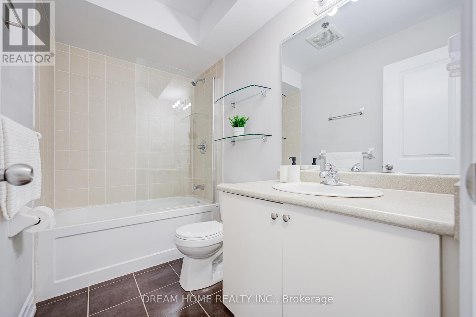 201 - 724 Sheppard Avenue W, Toronto, Ontario  M3H 2S8 - Photo 14 - C12737730