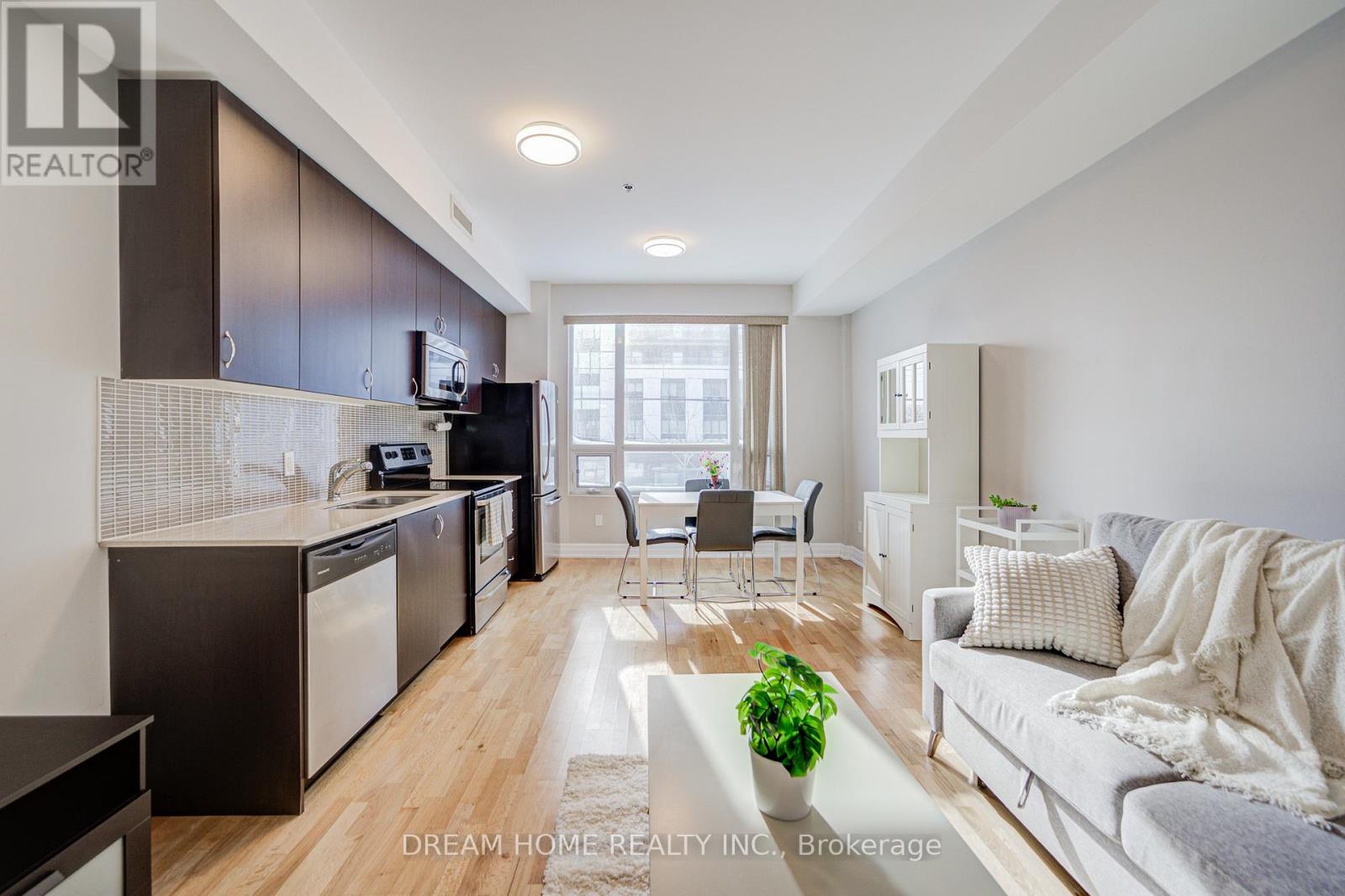 201 - 724 Sheppard Avenue W, Toronto, Ontario  M3H 2S8 - Photo 4 - C12737730