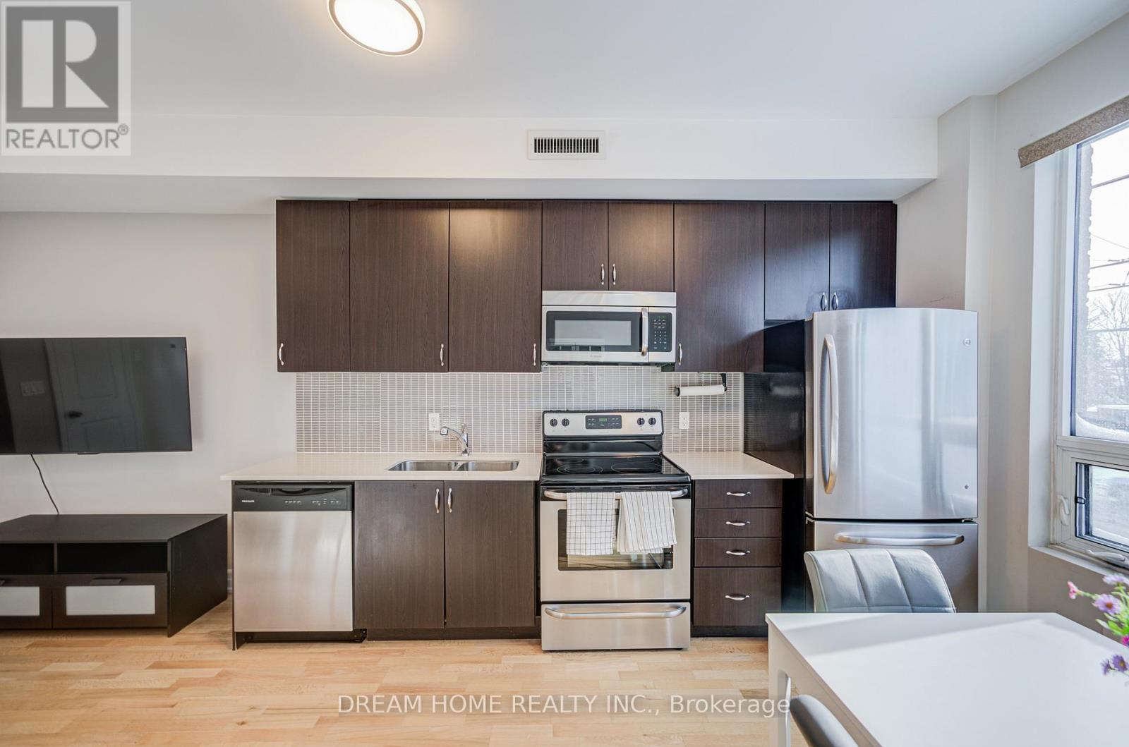 201 - 724 Sheppard Avenue W, Toronto, Ontario  M3H 2S8 - Photo 6 - C12737730